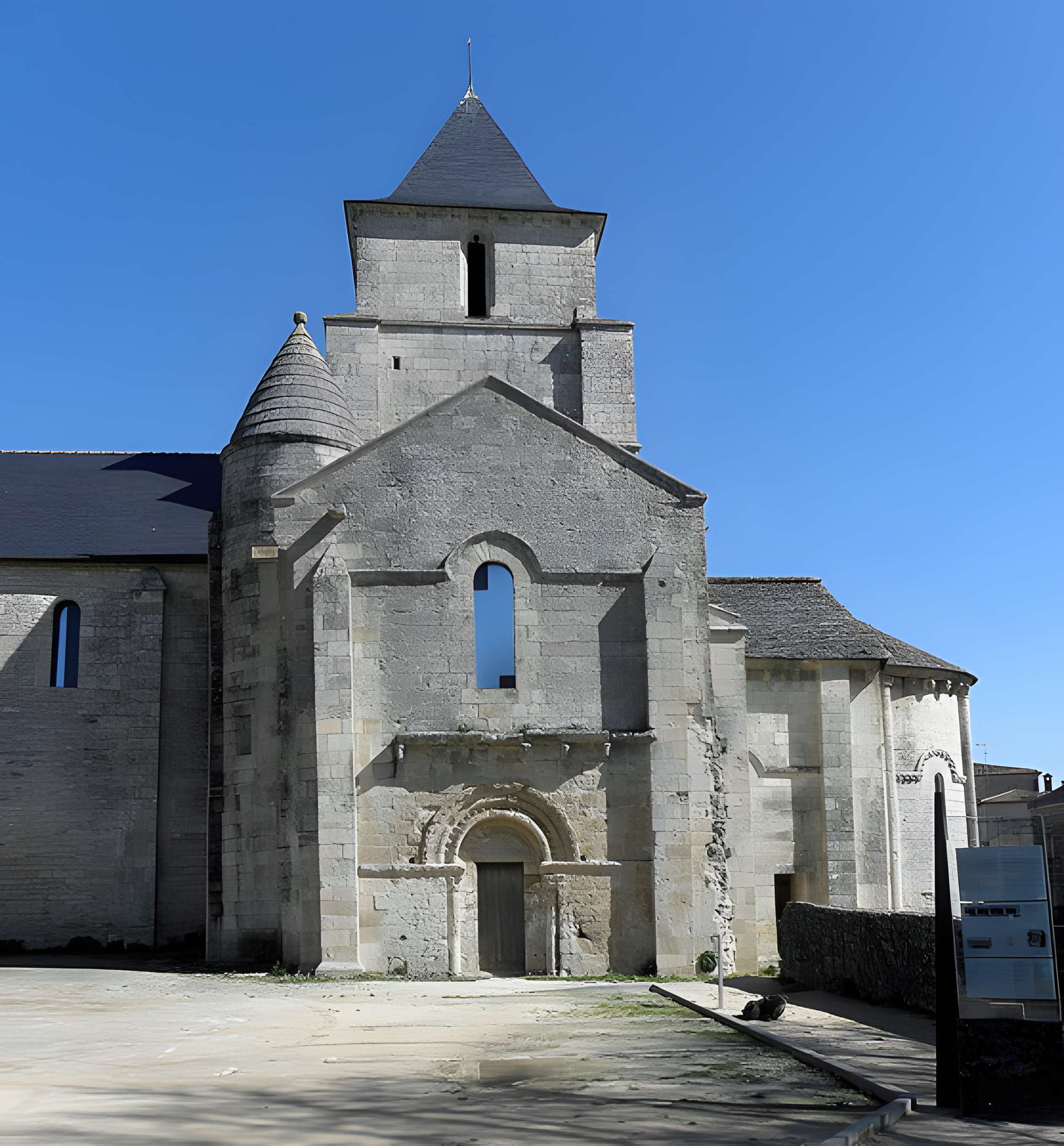 Église Saint-Savinien de Melle