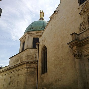 Cathédrale Sainte-Anne dApt 