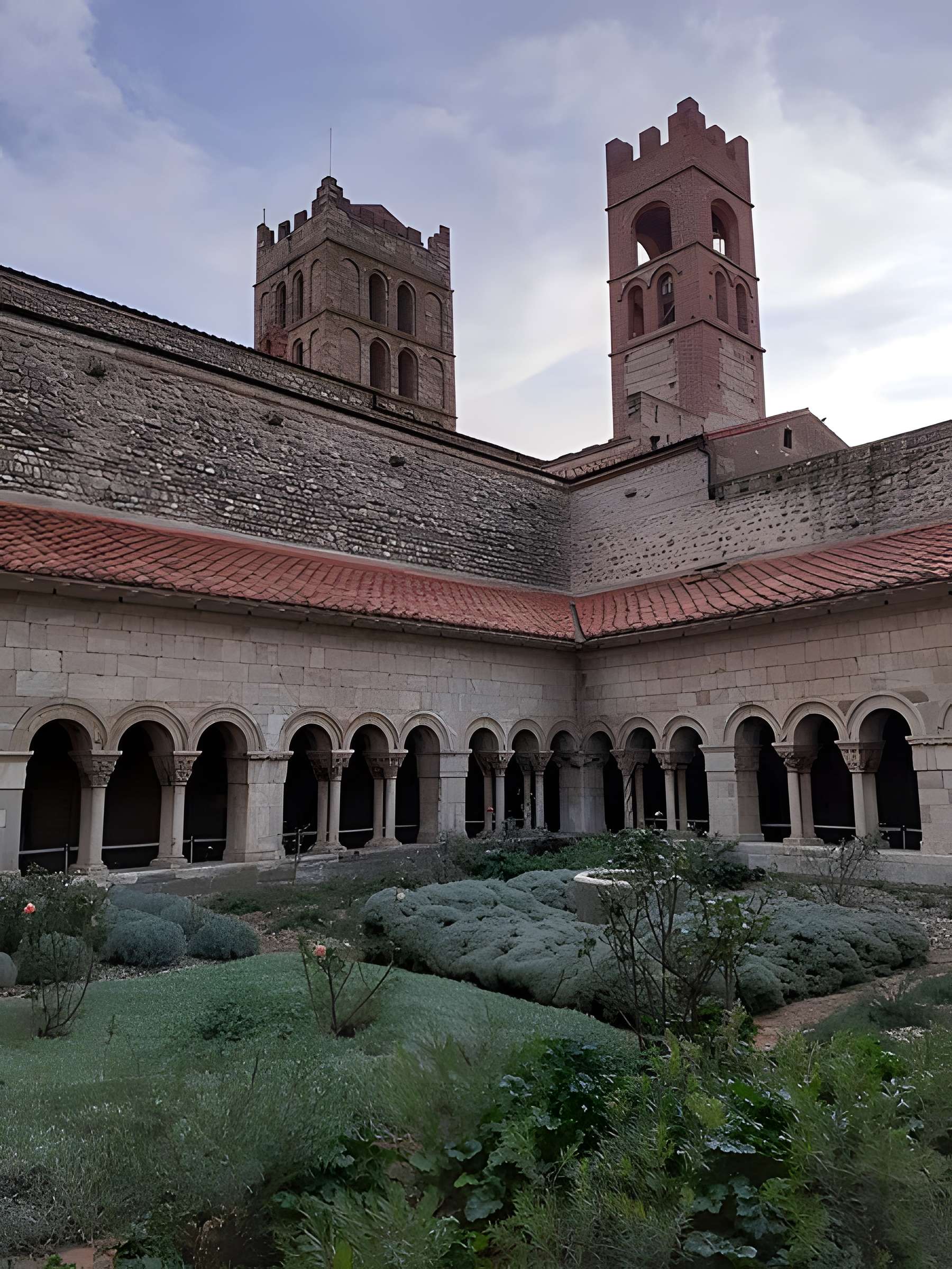 Cathédrale Sainte-Eulalie-et-Sainte-Julie d'Elne
