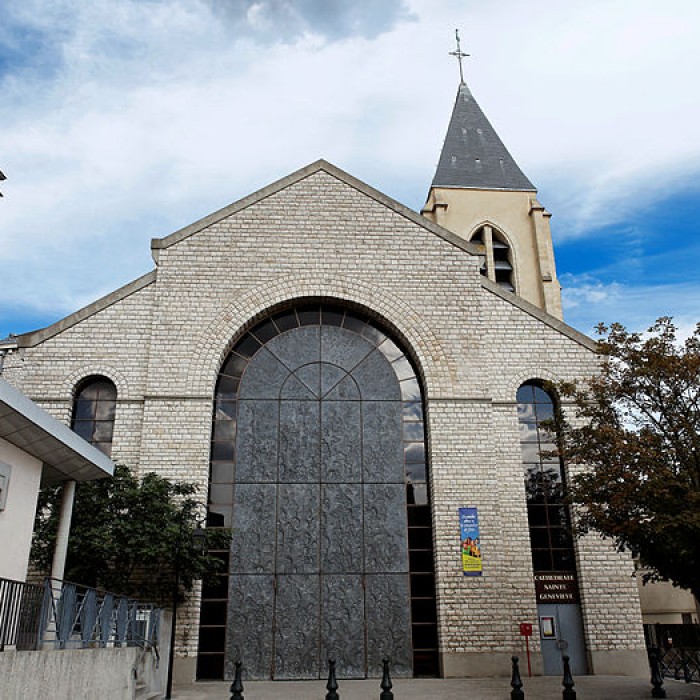 Photo de Cathédrale Sainte-Geneviève-et-Saint-Maurice de Nanterre