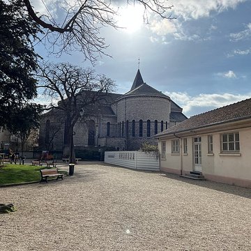 Cathédrale Sainte-Geneviève-et-Saint-Maurice de Nanterre