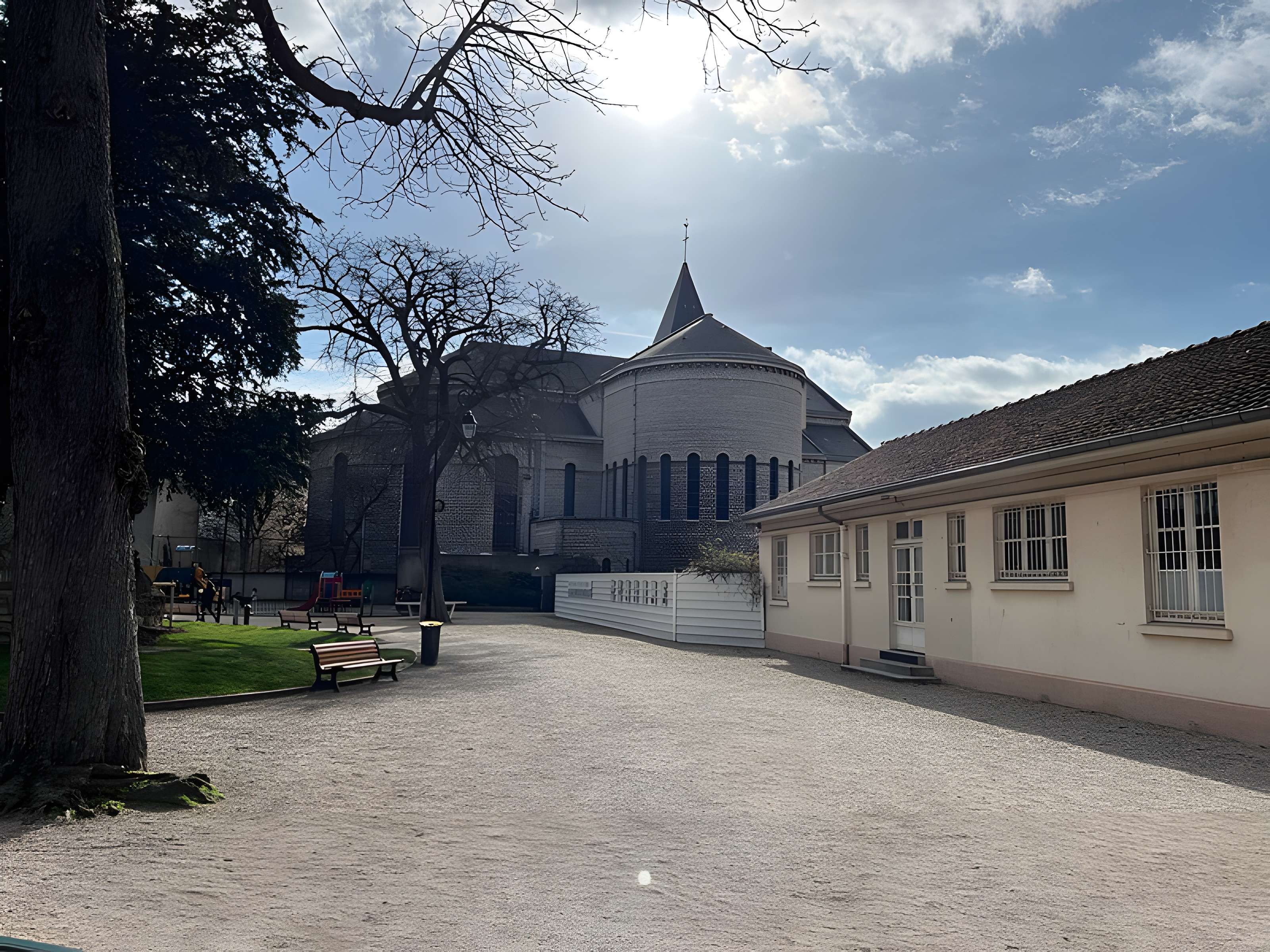 Cathédrale Sainte-Geneviève-et-Saint-Maurice de Nanterre