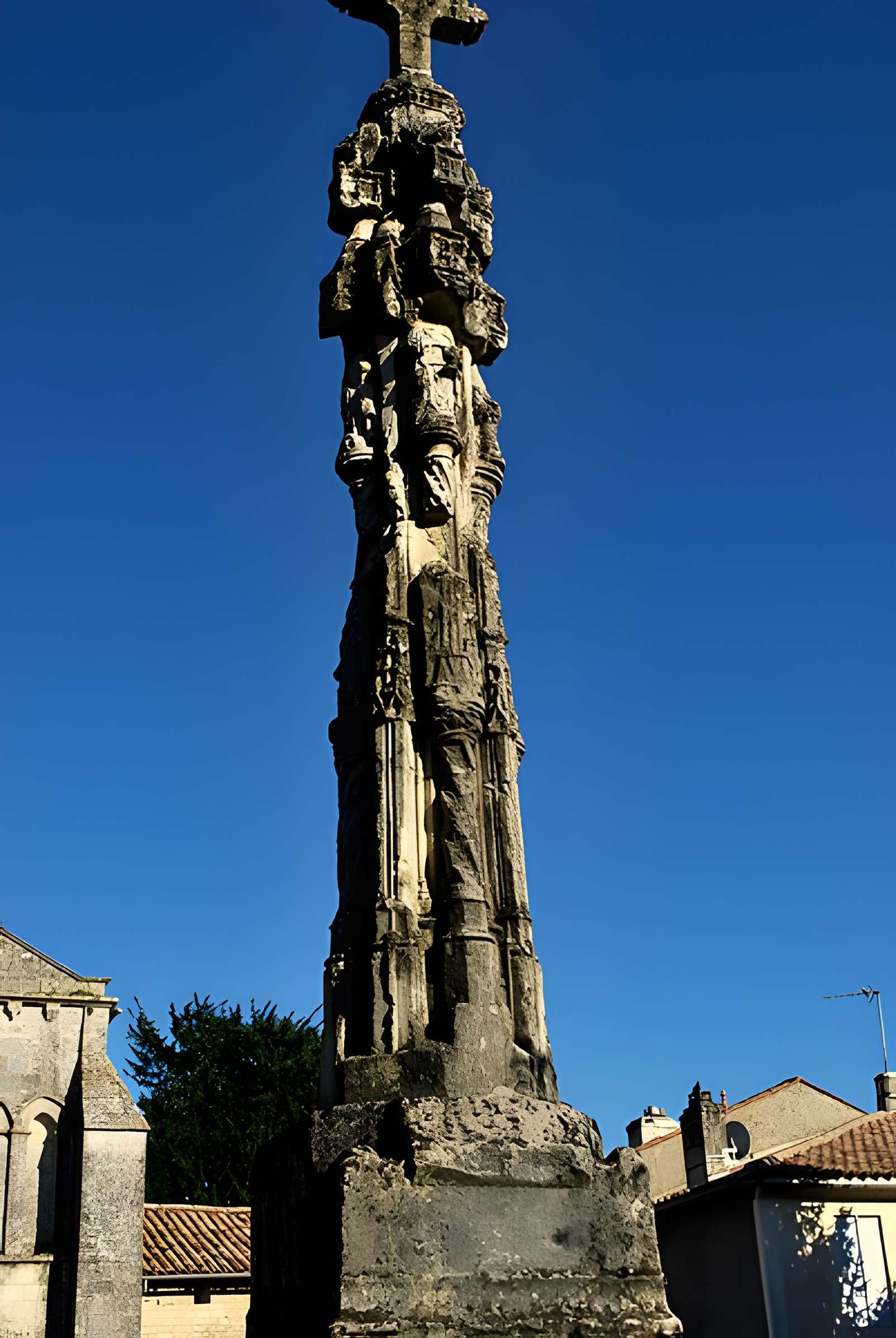 Église Saint-Séverin de Nieul-le-Virouil