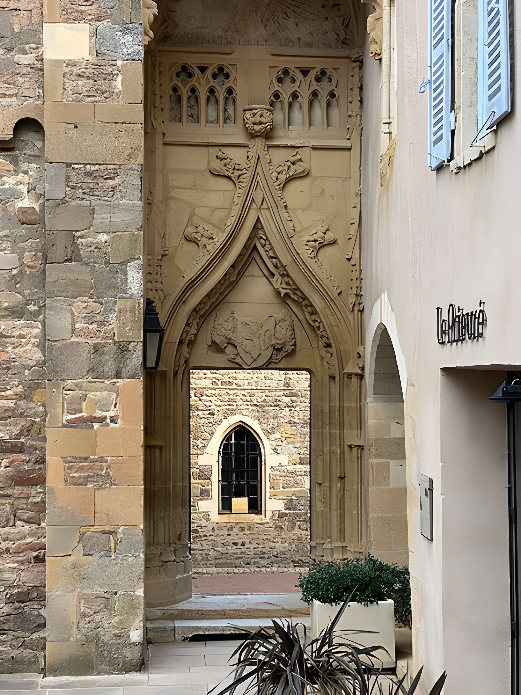Église Saints-Martin-et-Laurent de Salles-Arbuissonnas-en-Beaujolais