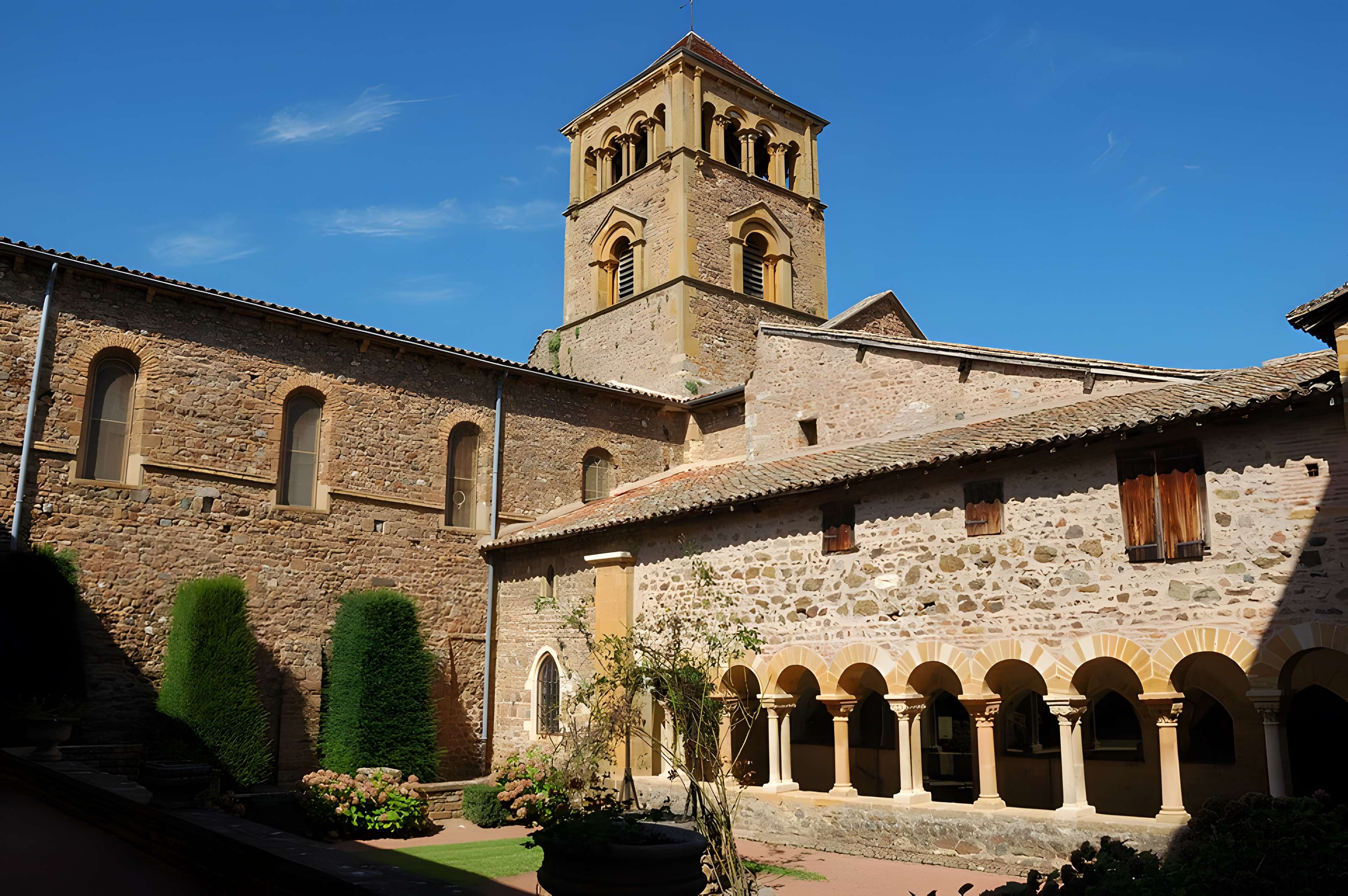 Église Saints-Martin-et-Laurent de Salles-Arbuissonnas-en-Beaujolais