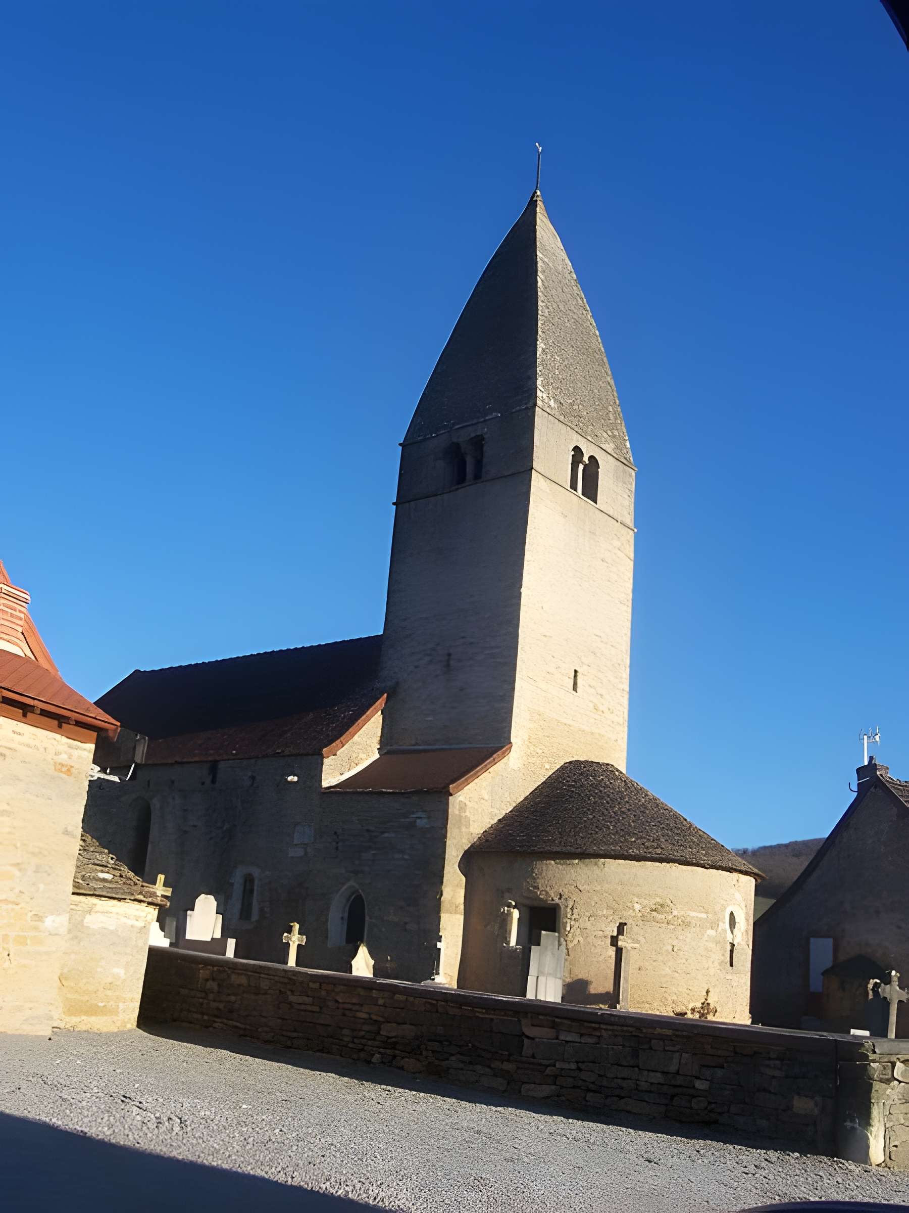 Église Saints-Pierre-et-Paul de Chamilly