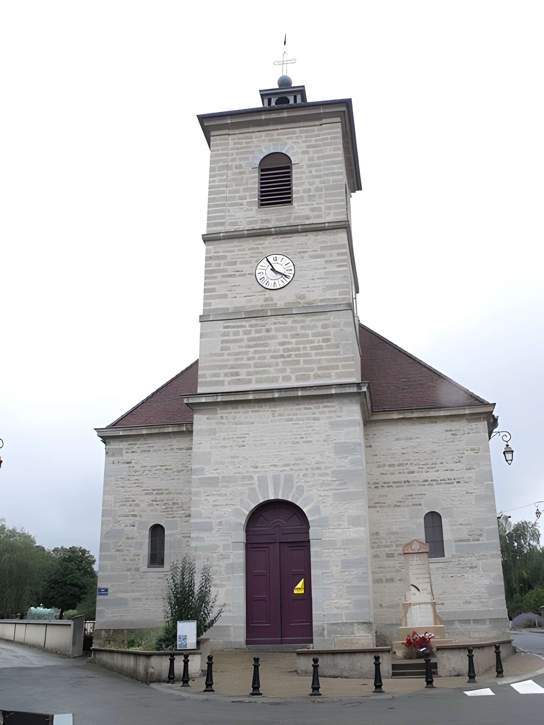 Église Saints-Pierre-et-Paul de Vorges-les-Pins