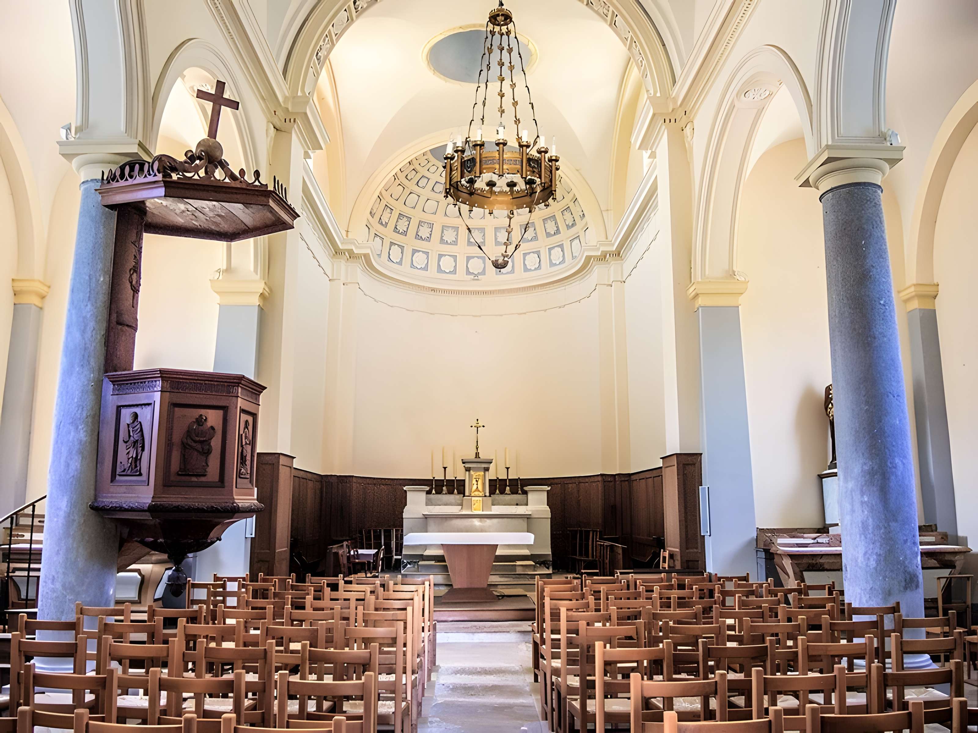 Église Saints-Pierre-et-Paul de Vorges-les-Pins