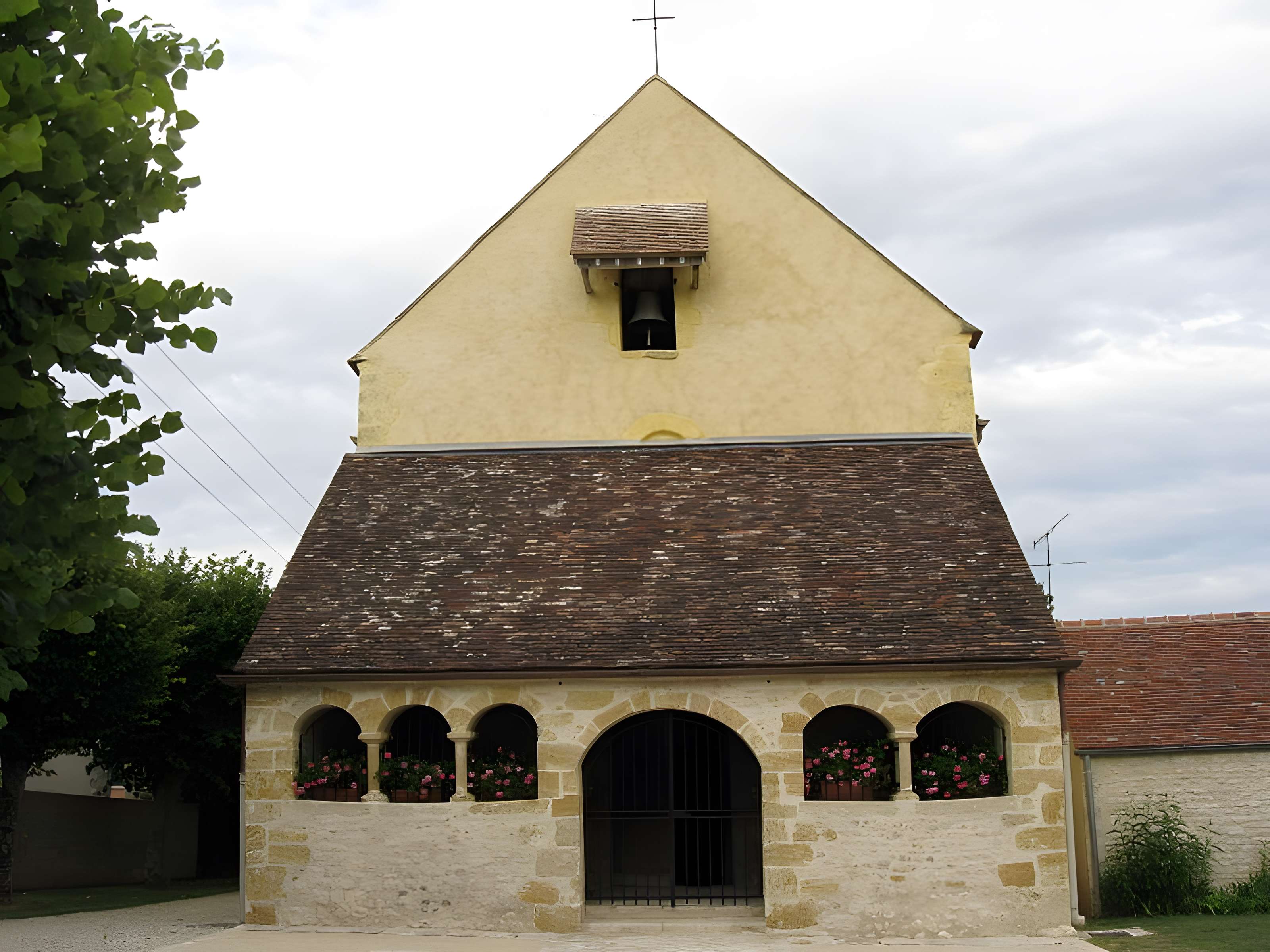 Église Saint-Sulpice de Chenou 
