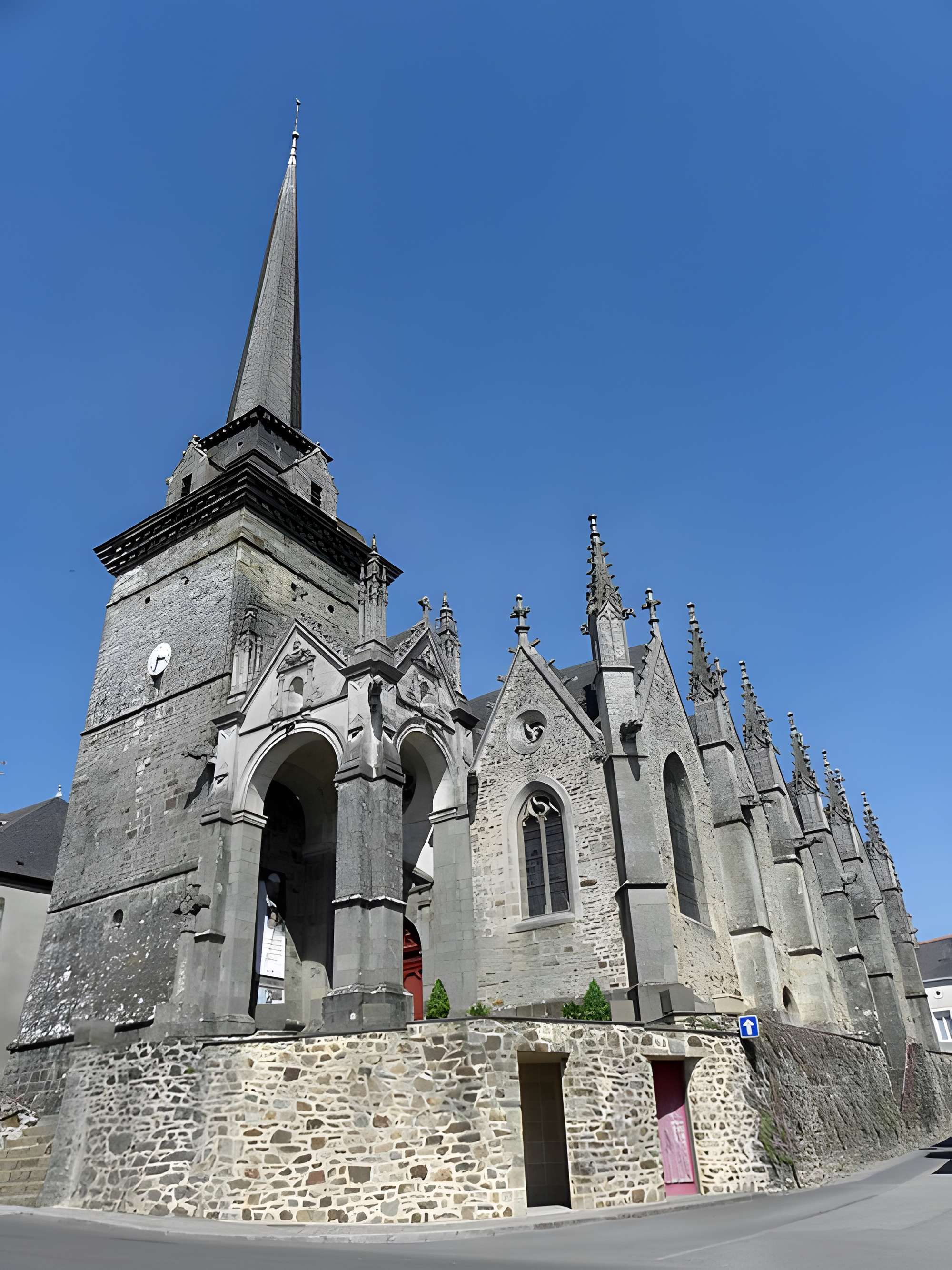 Église Saint-Sulpice de Gennes-sur-Seiche