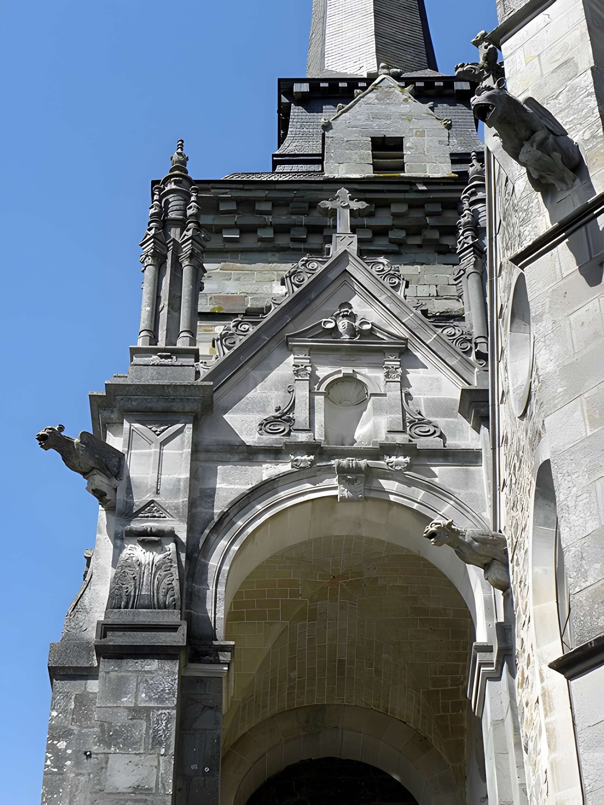 Église Saint-Sulpice de Gennes-sur-Seiche