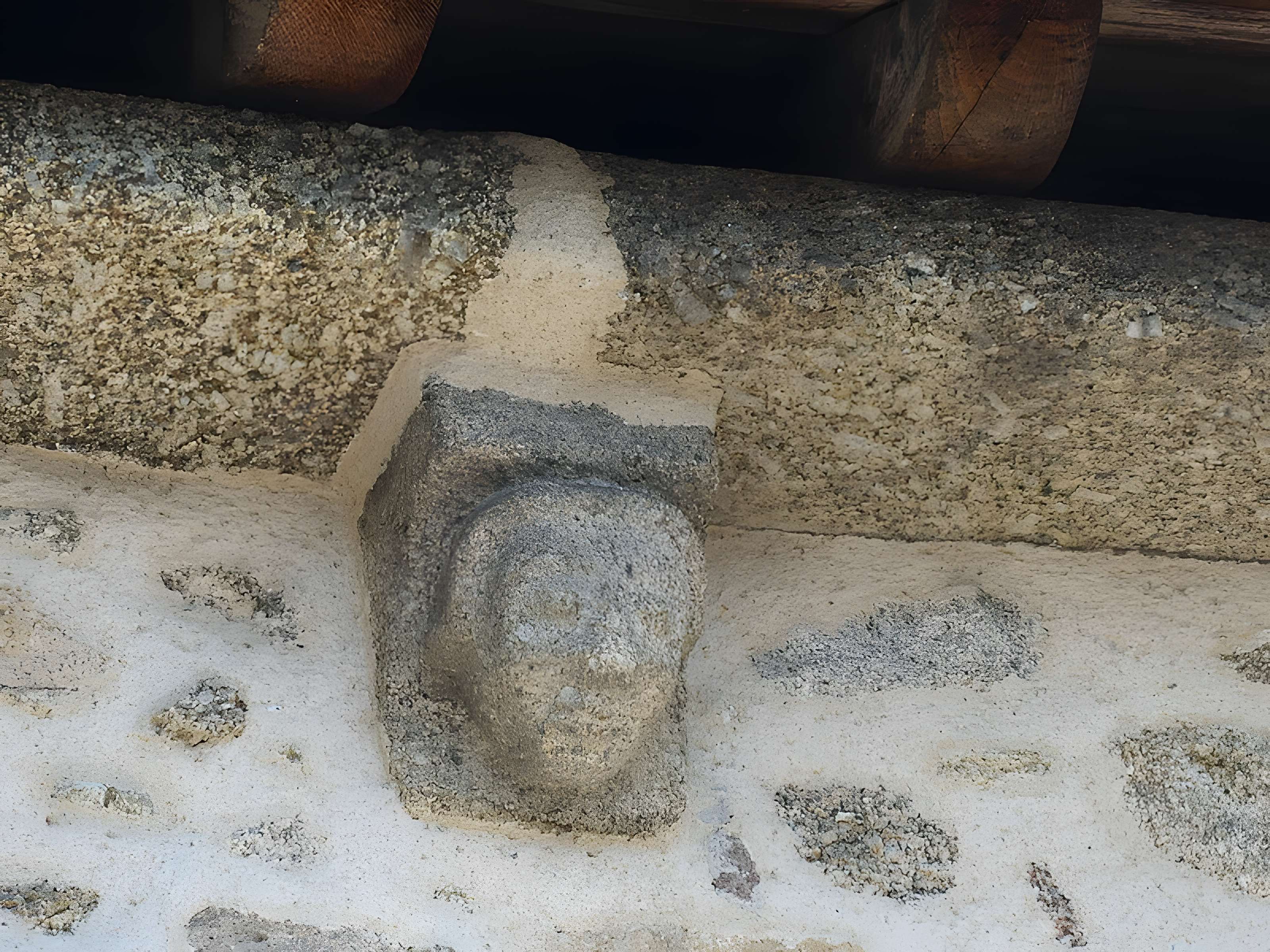 Église Saint-Sulpice de Ladapeyre et croix
