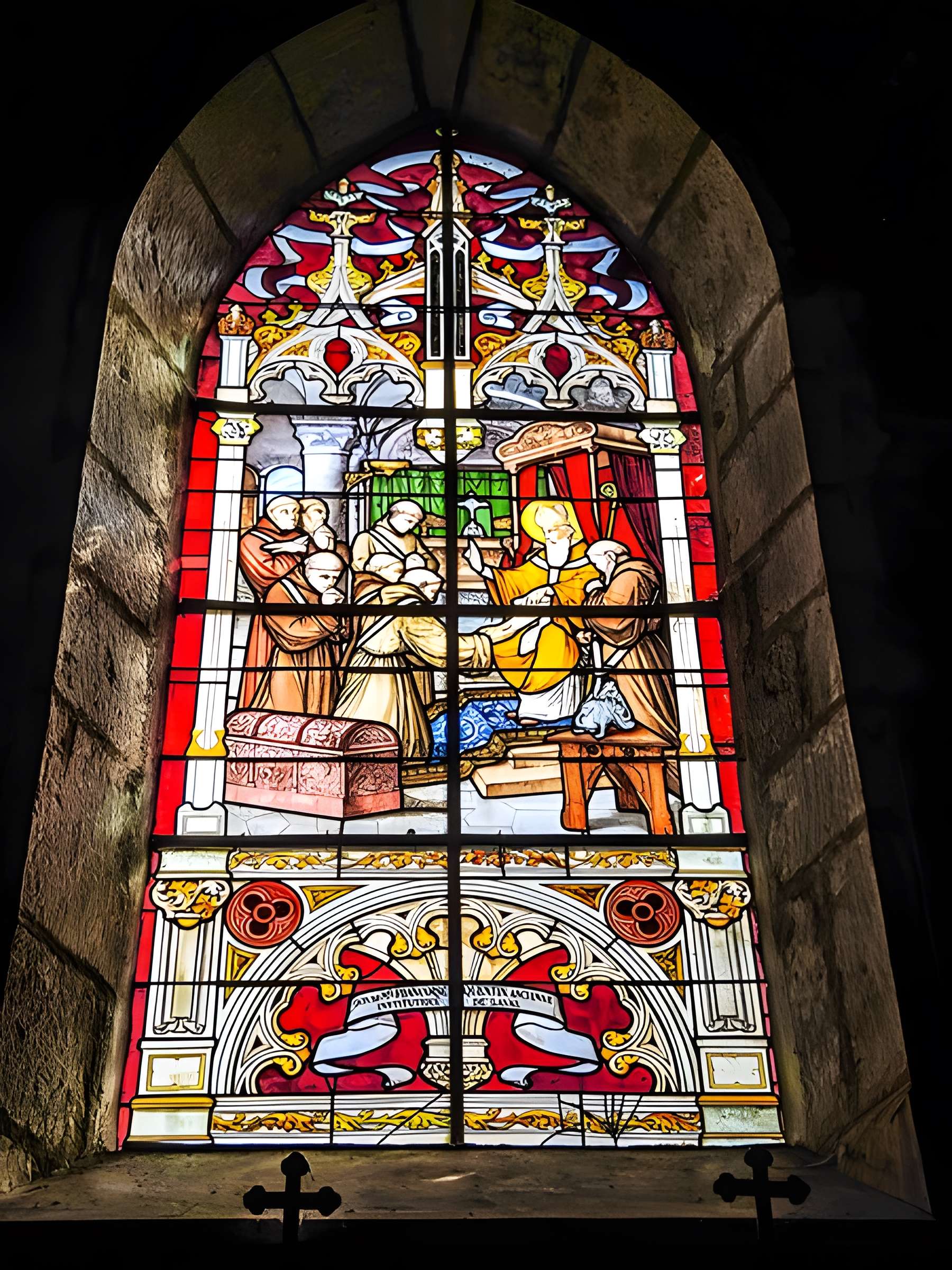 Église Saint-Sulpice de Laval-le-Prieuré et une croix