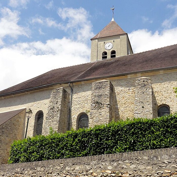 Photo de Église Saint-Sulpice de Montsoult et une croix