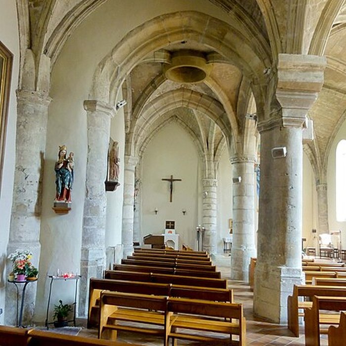 Photo de Église Saint-Sulpice de Montsoult et une croix