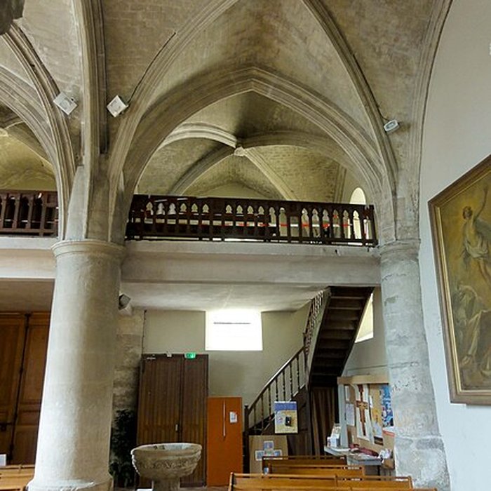 Photo de Église Saint-Sulpice de Montsoult et une croix