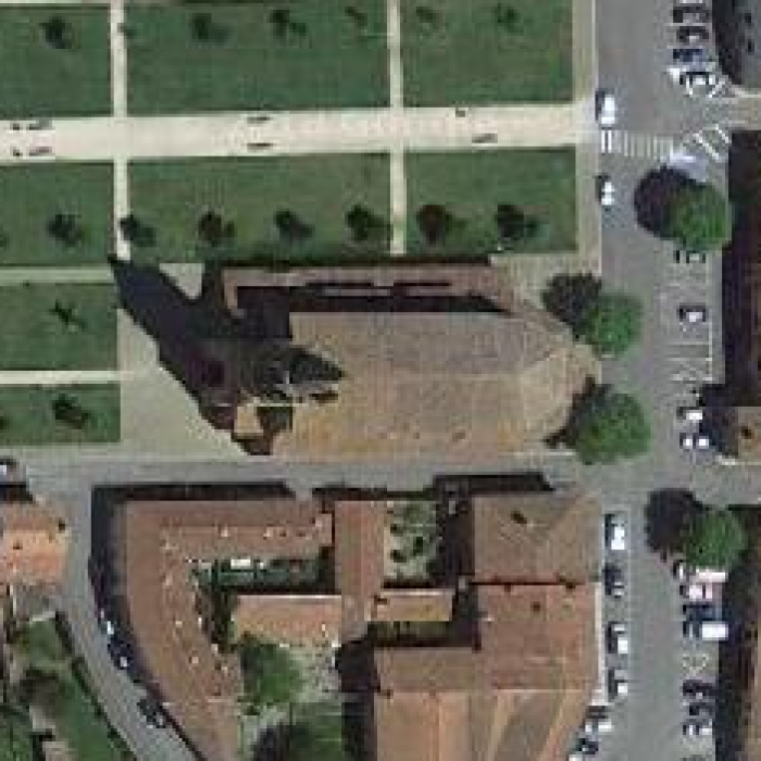 Photo de Église Saint-Sulpice de Saint-Sulpice-sur-Lèze et croix