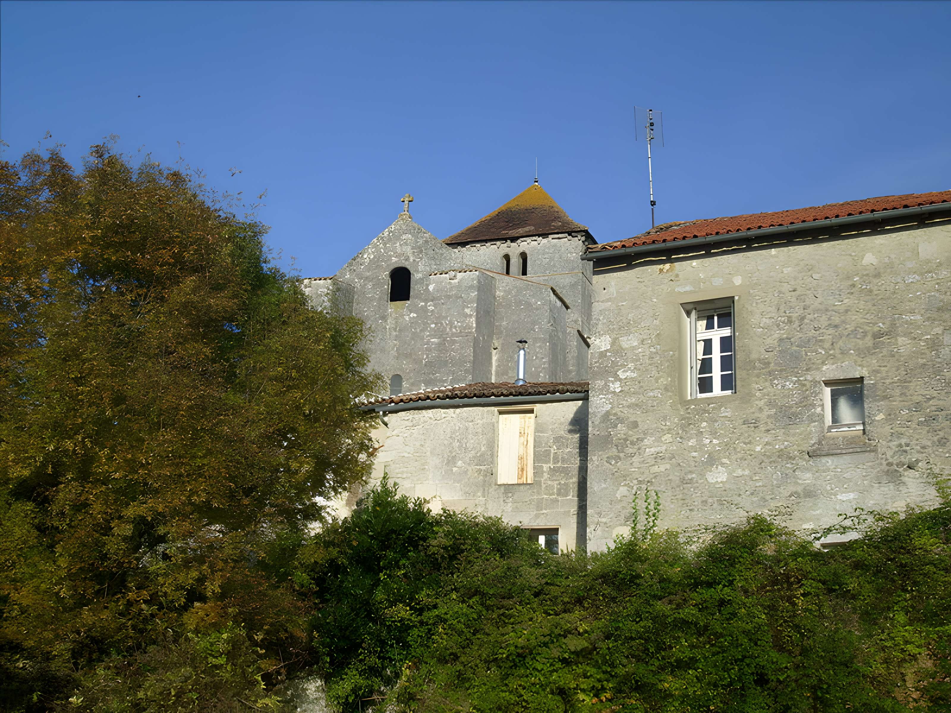 Église Saint-Sylvain de Saint-Sauvant