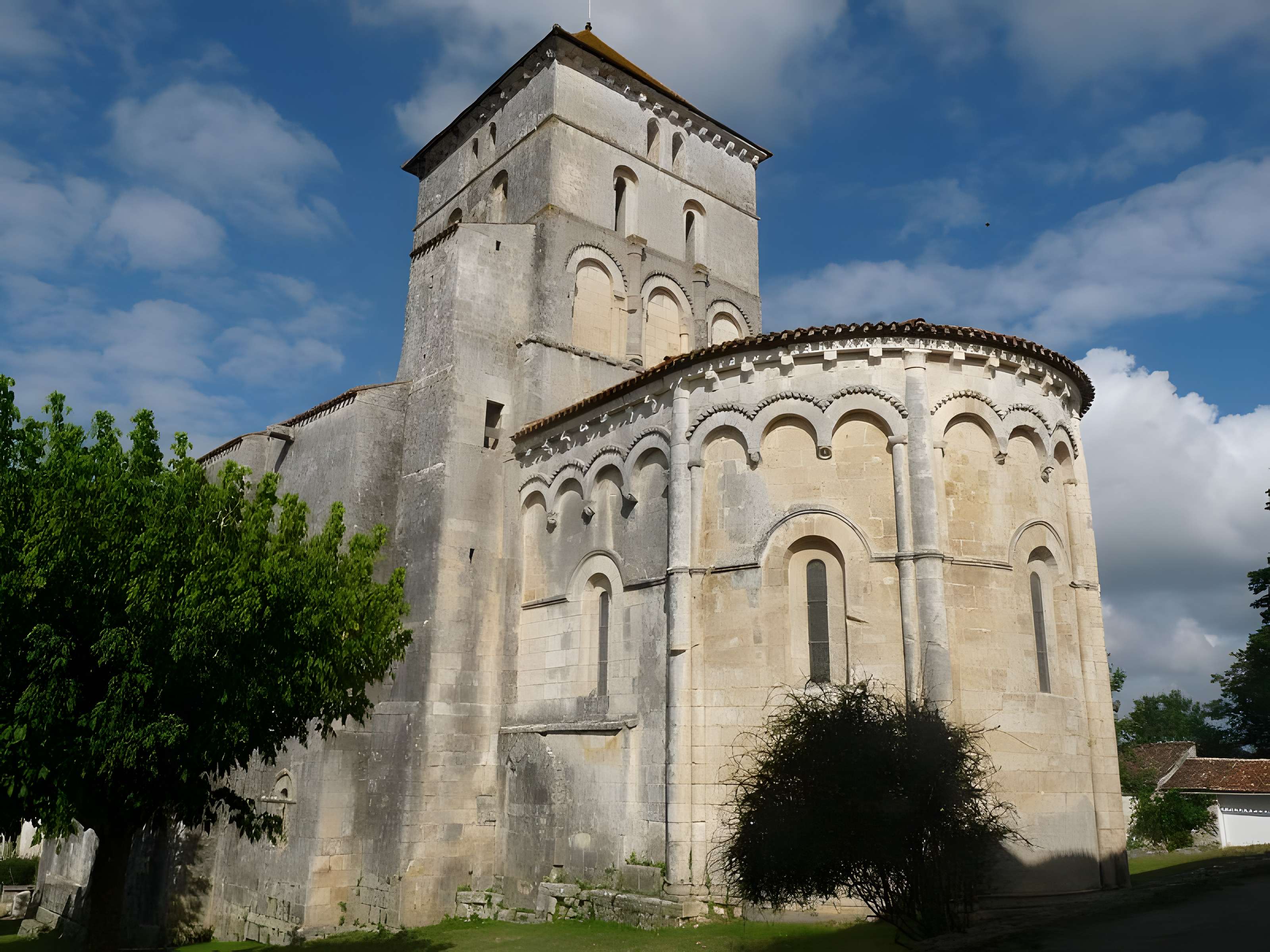 Église Saint-Sylvain de Saint-Sauvant 