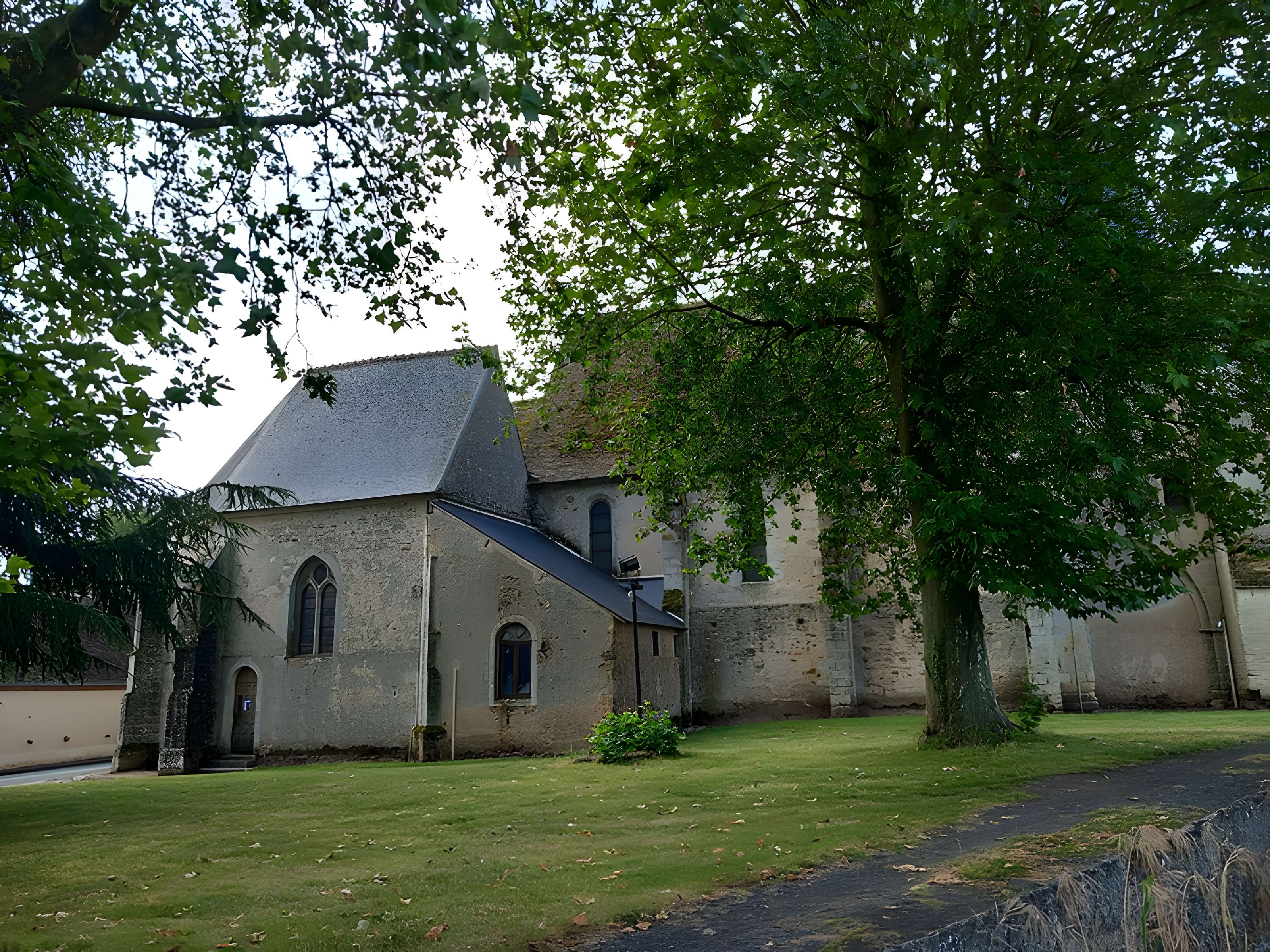 Église Saint-Symphorien de Genouilly