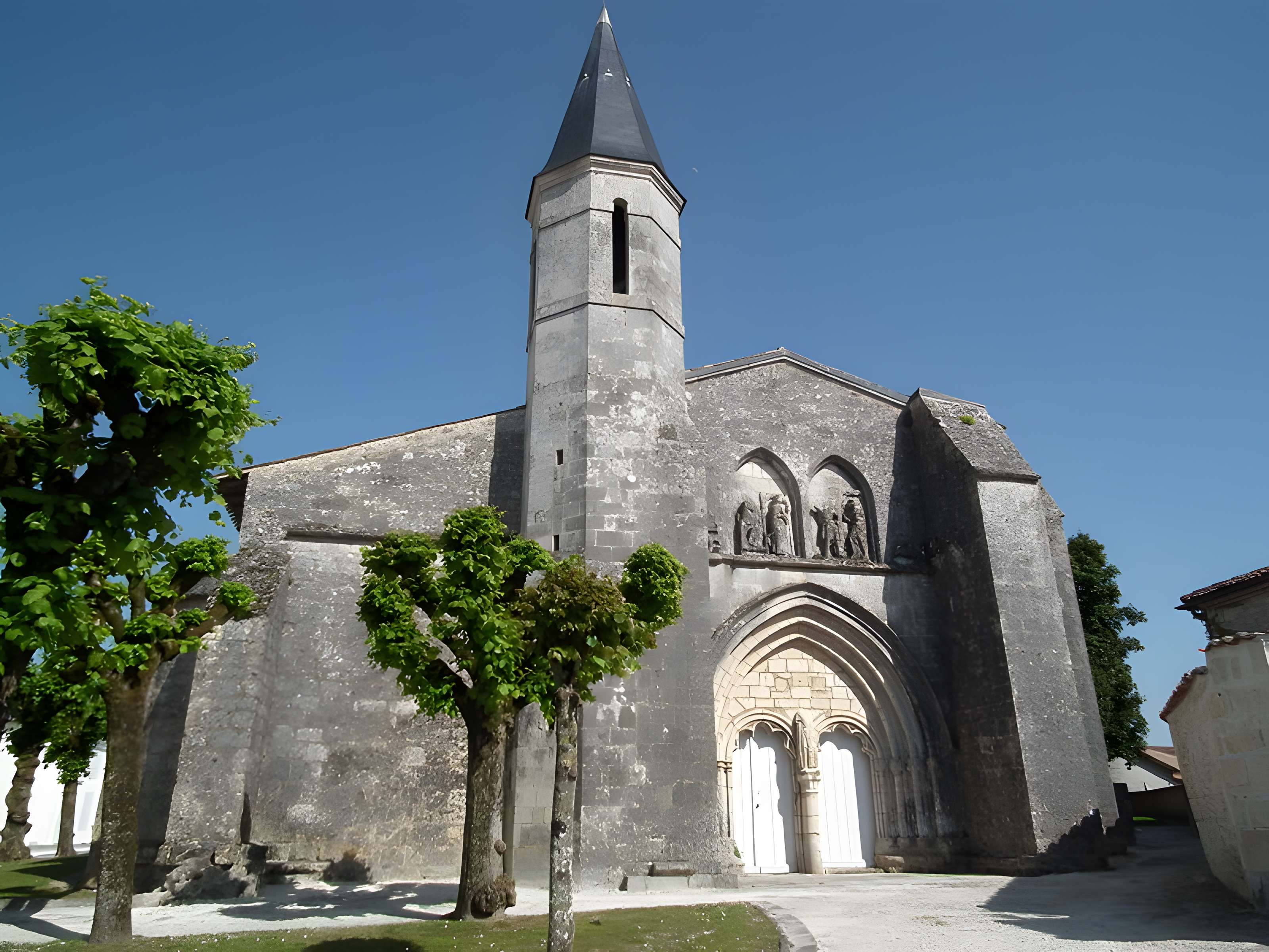 Église Saint-Symphorien de Grézac 