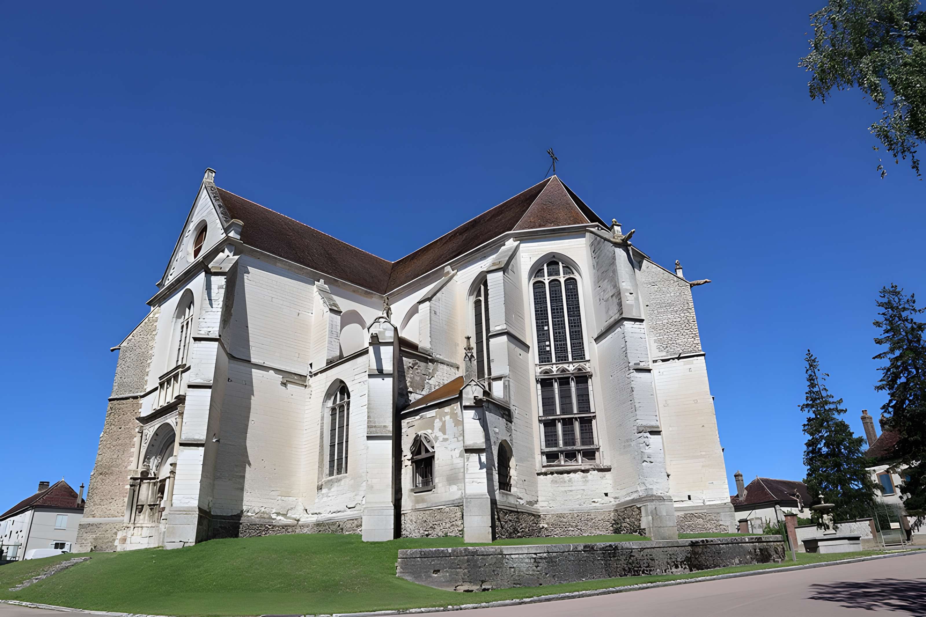 Église Saint-Symphorien de Neuvy-Sautour