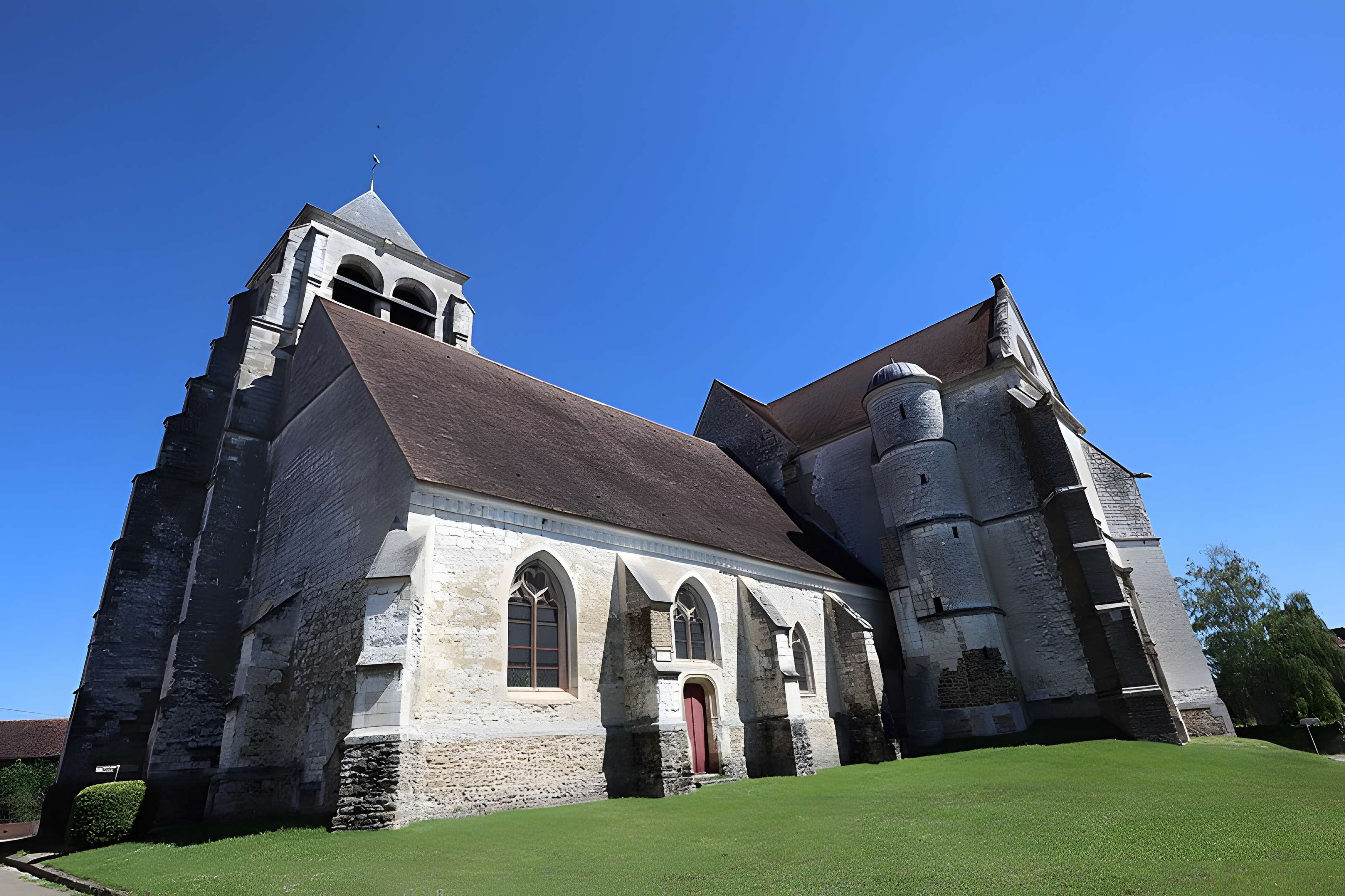 Église Saint-Symphorien de Neuvy-Sautour