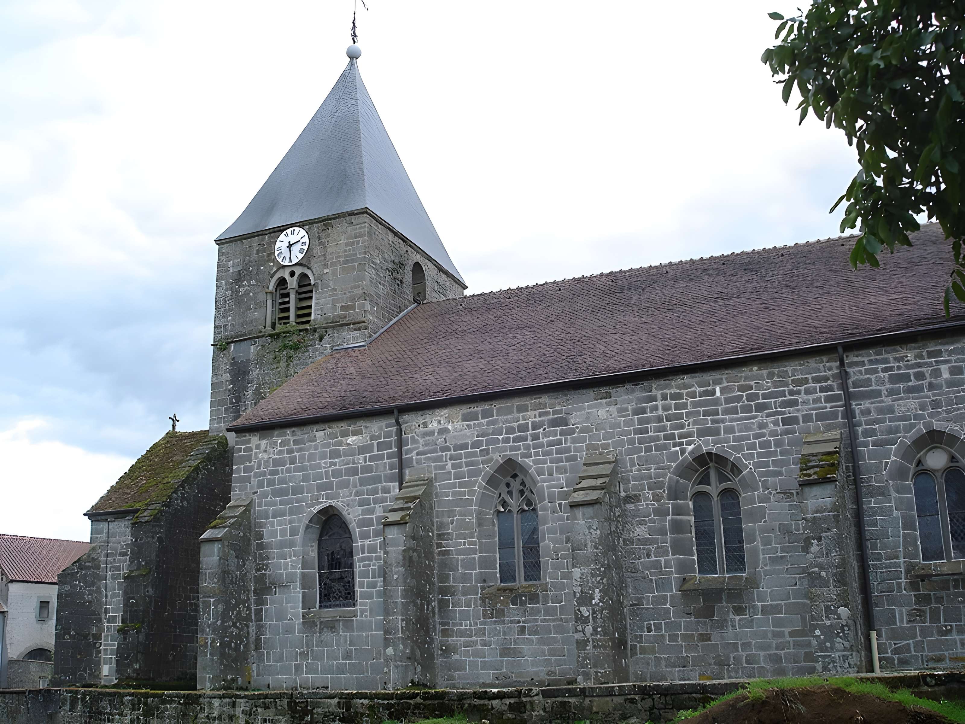 Église Saint-Symphorien de Pouilly-en-Bassigny