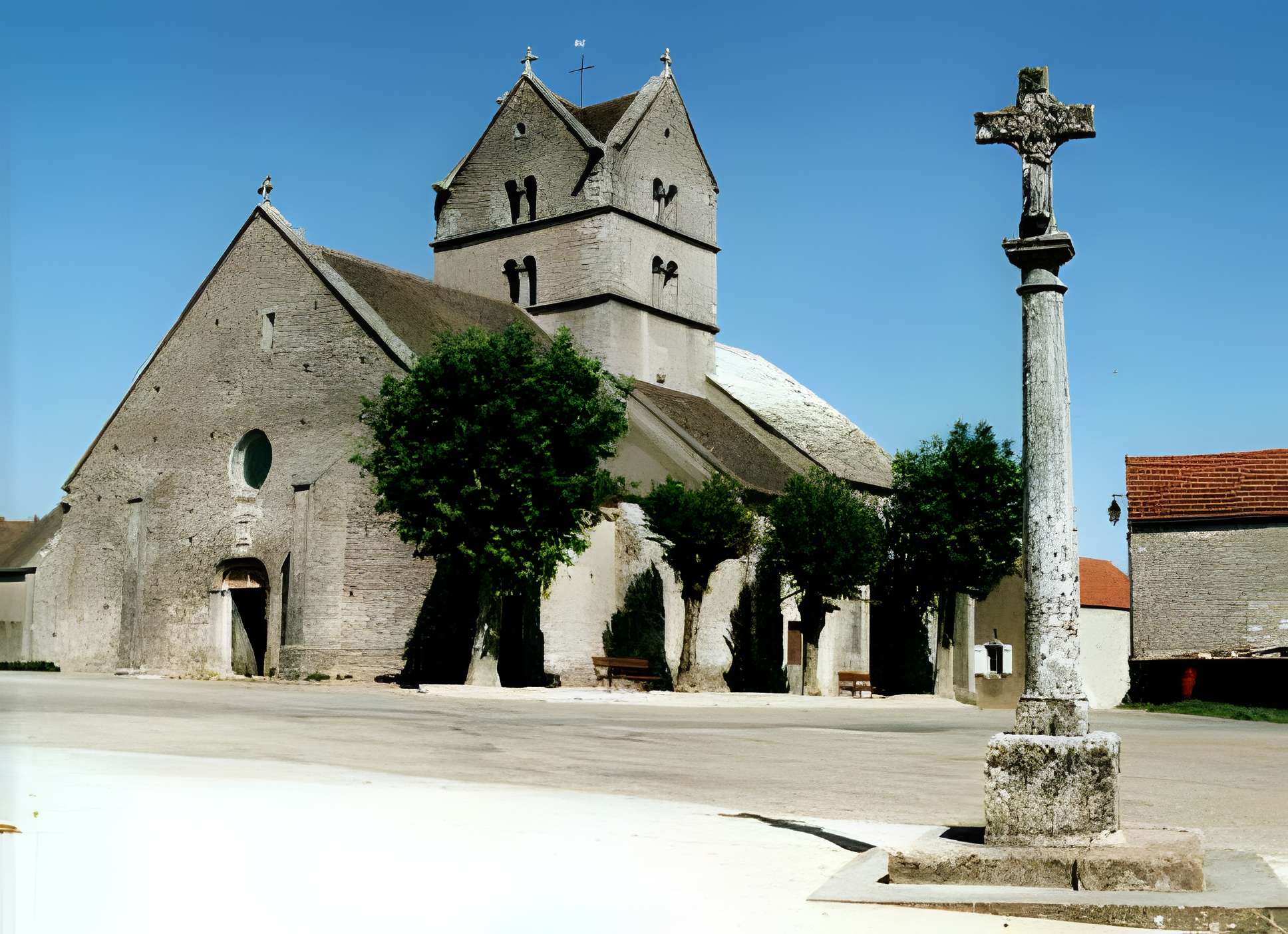Église Saint-Symphorien de Touches