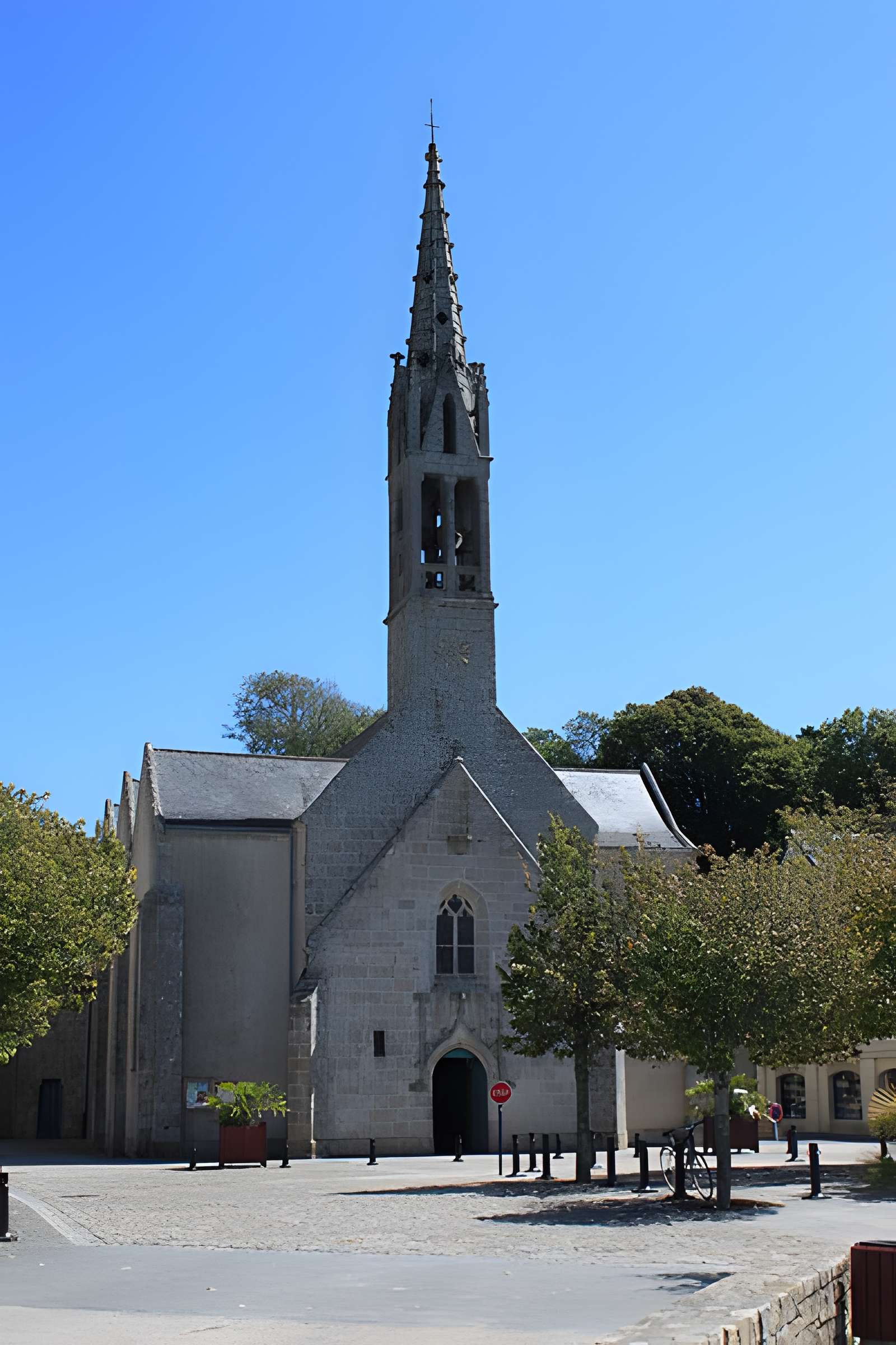 Église Saint-Thomas-Becket de Bénodet