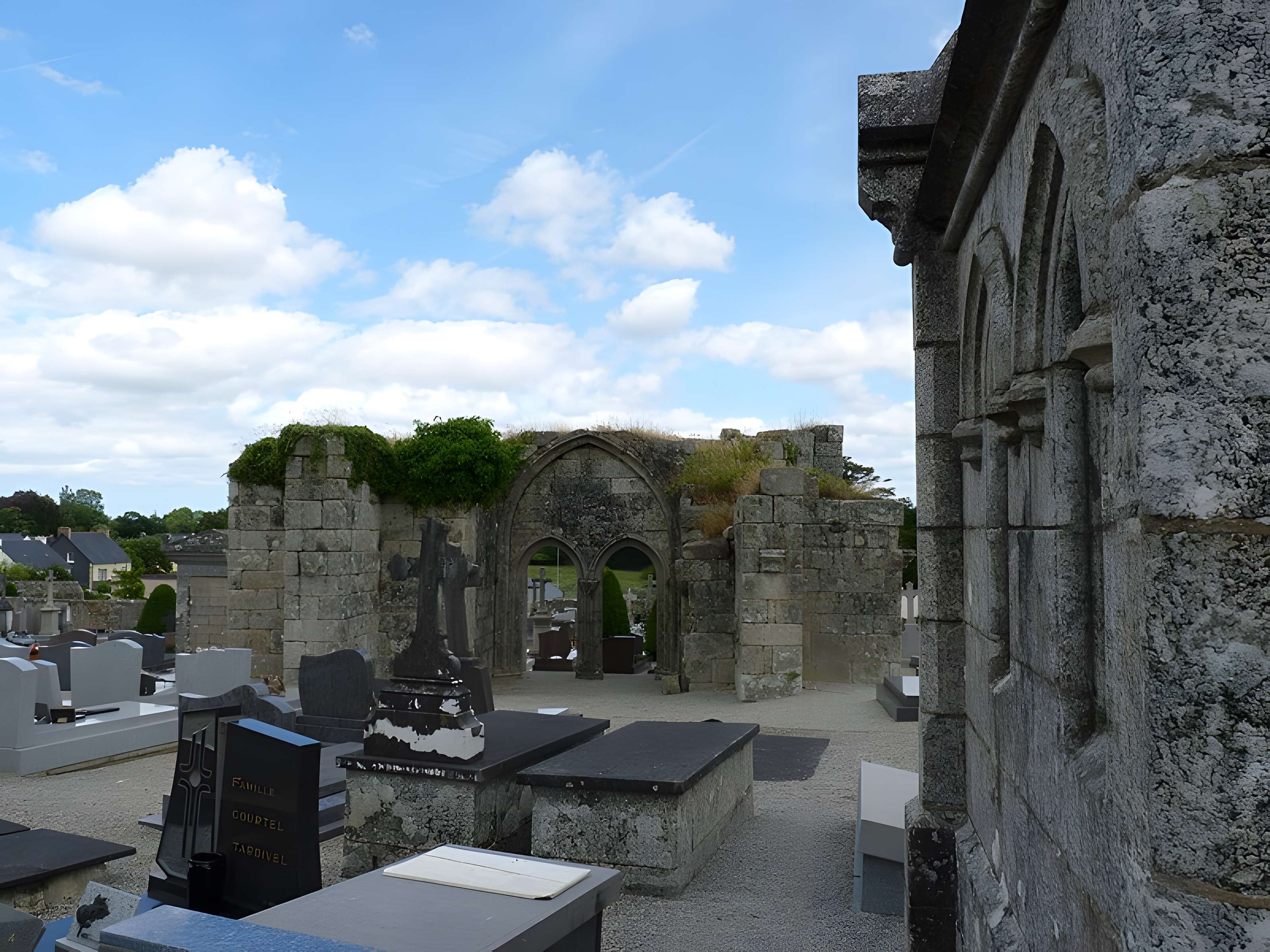 Église Saint-Thuriau de Quintin