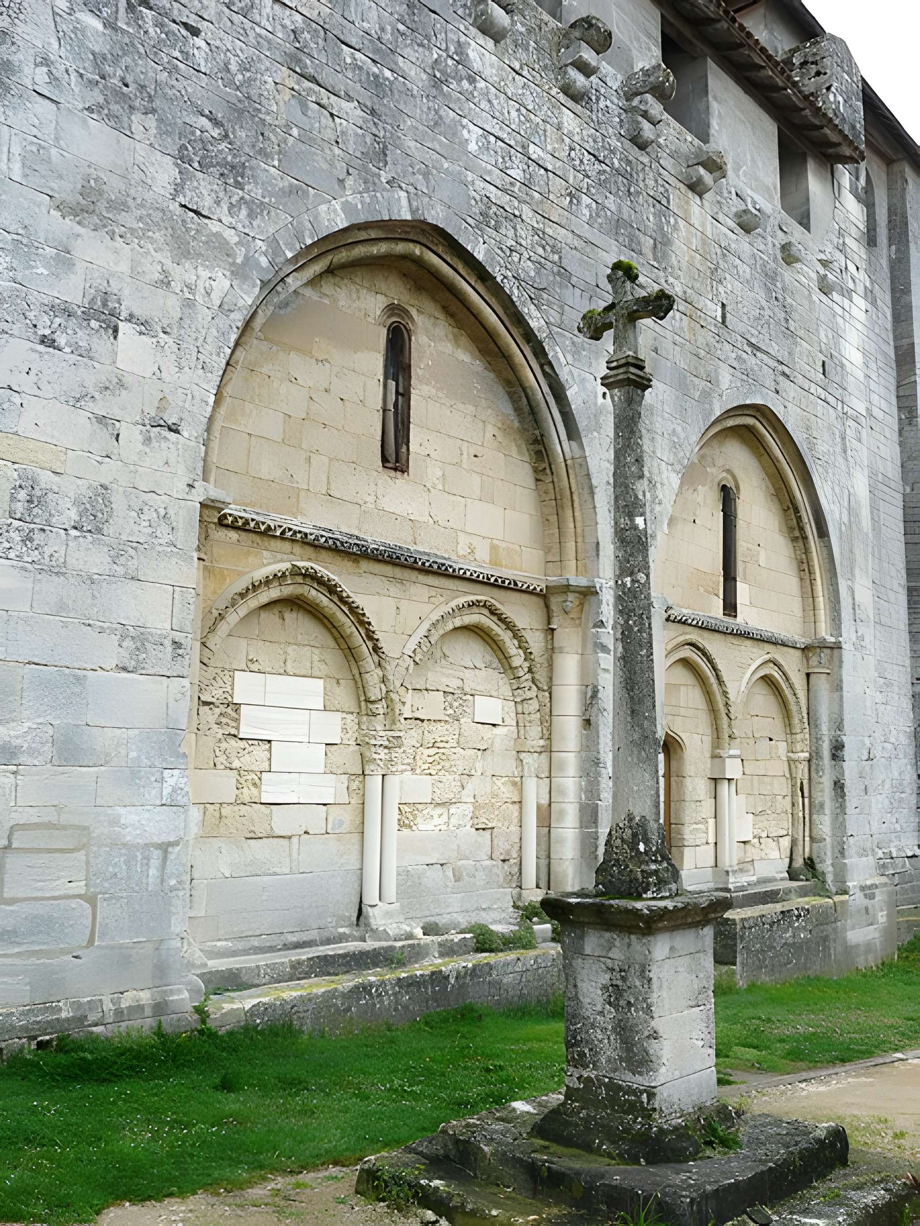 Église Saint-Timothée de Paussac-et-Saint-Vivien