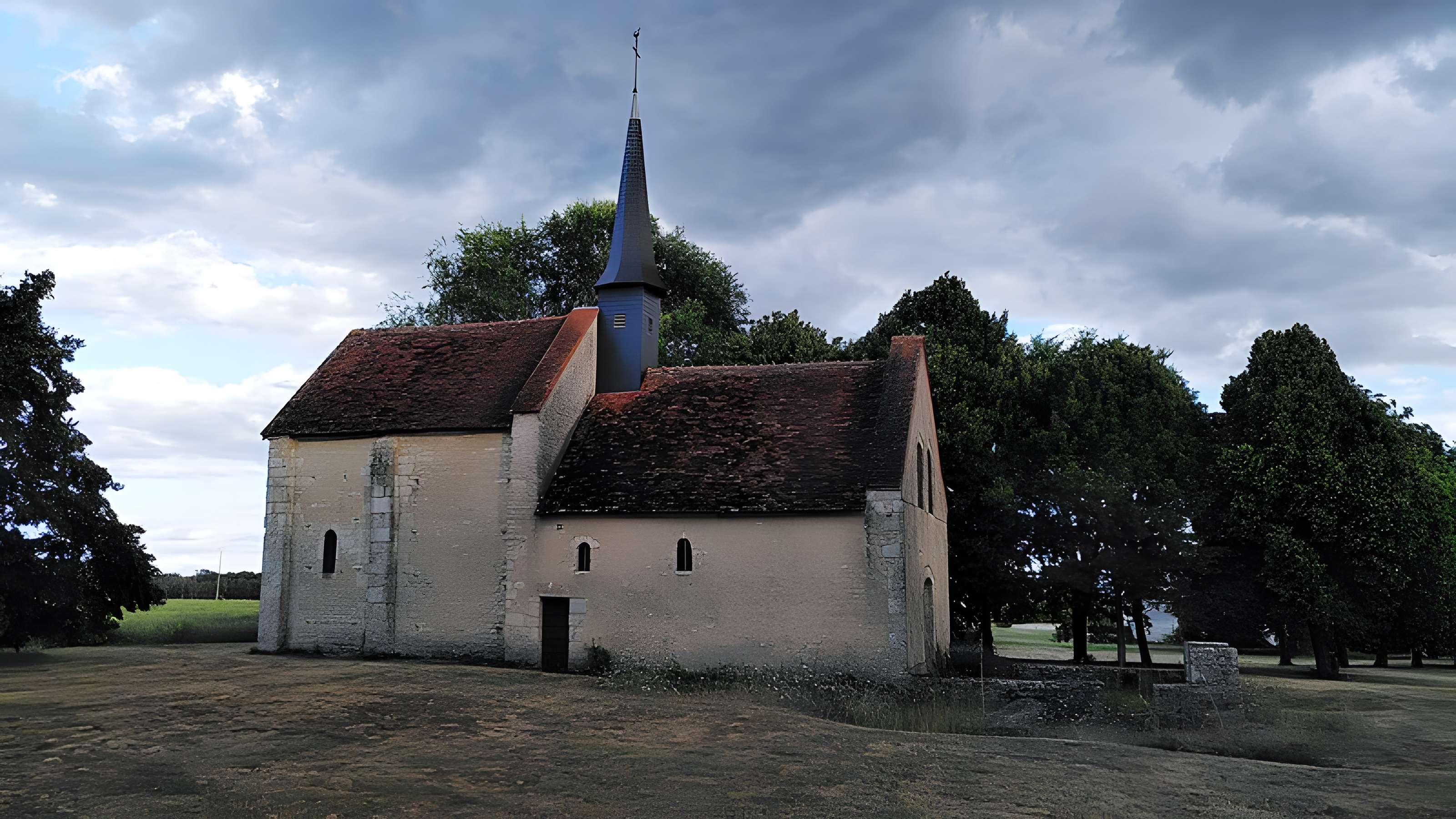 Eglise Saint-Ursin (ancienne église Saint-Vasin)