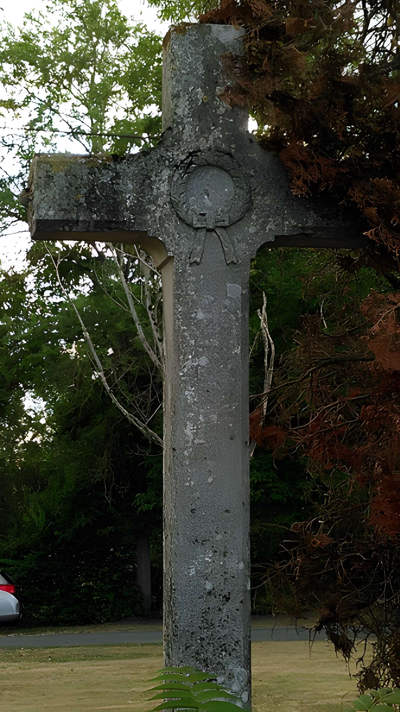Eglise Saint-Ursin (ancienne église Saint-Vasin)
