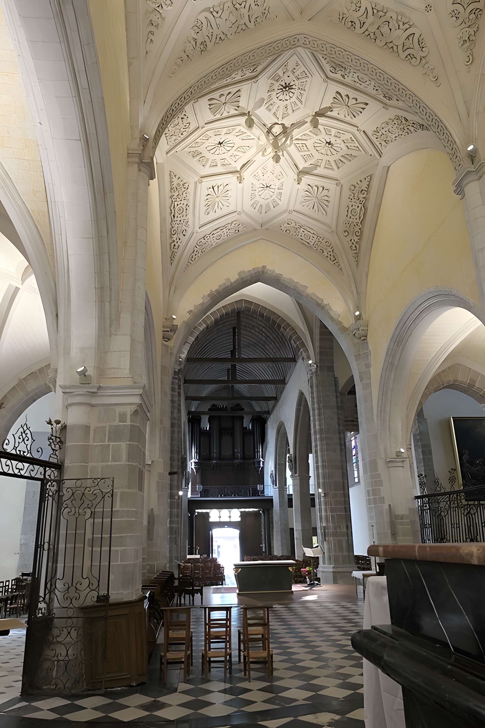 Église Saint-Vénérand de Laval