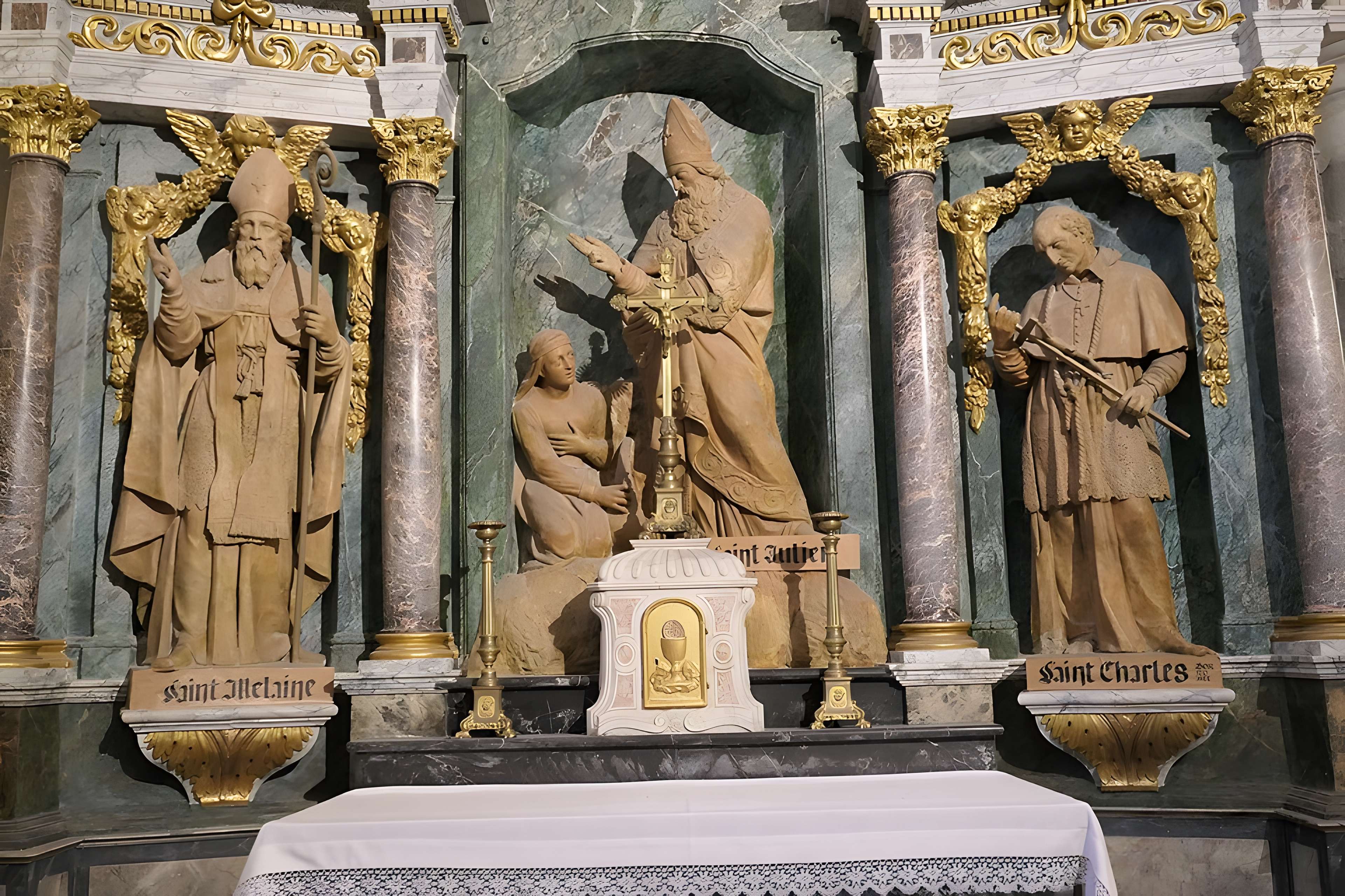 Église Saint-Vénérand de Laval