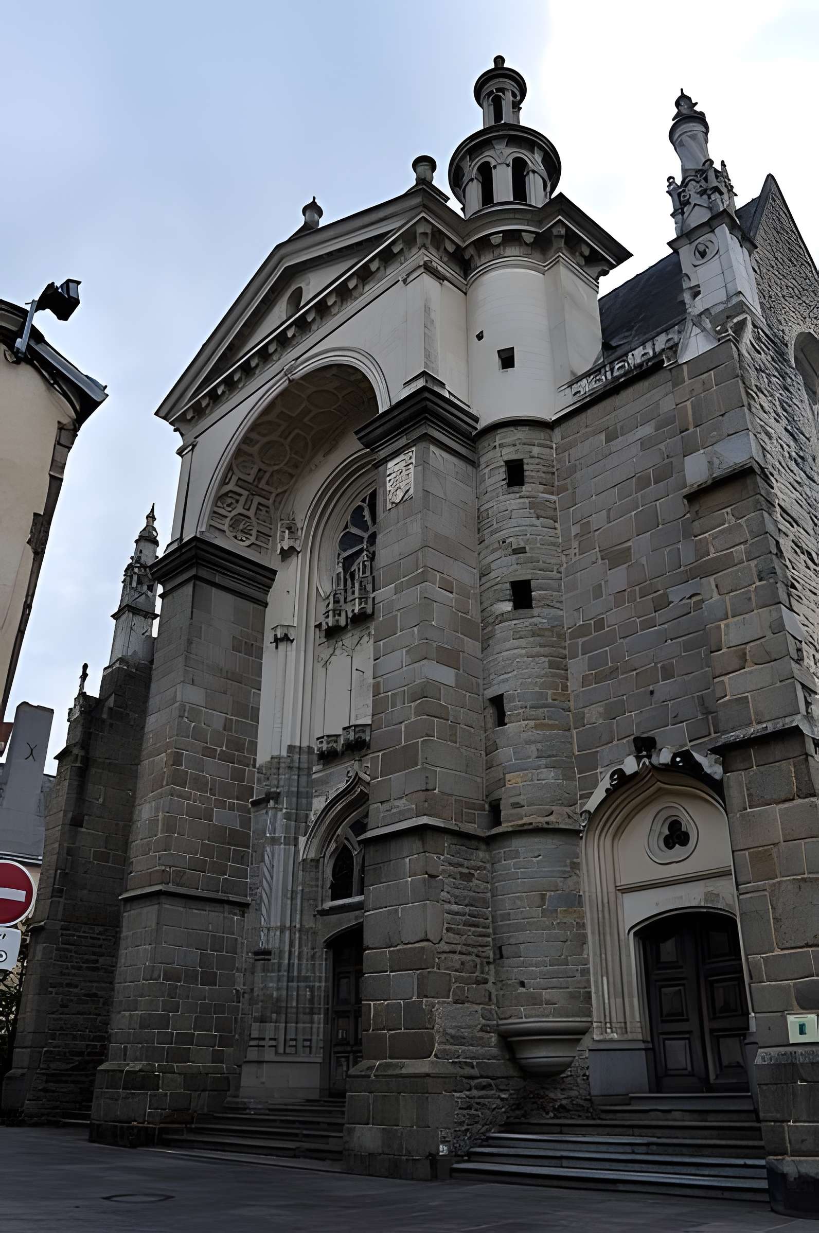 Église Saint-Vénérand de Laval 