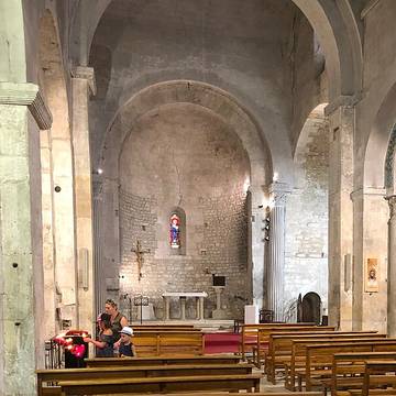Église Saint-Véran de Fontaine-de-Vaucluse
