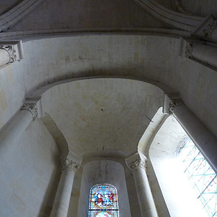 Photo de Église Saint-Vétérin de Gennes
