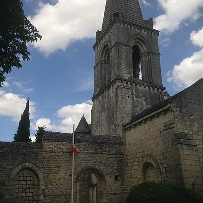 Photo de Église Saint-Vétérin de Gennes