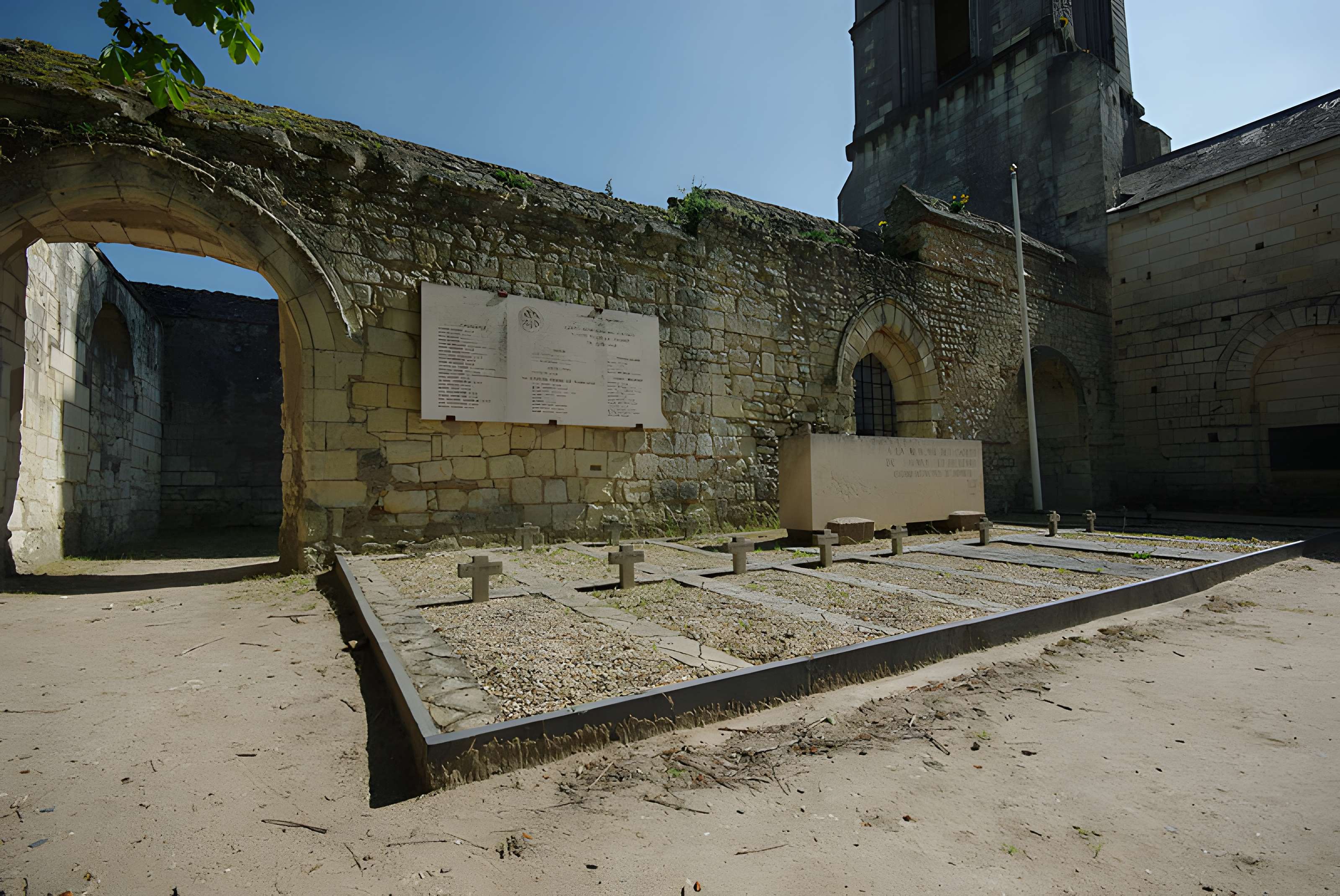 Église Saint-Vétérin de Gennes
