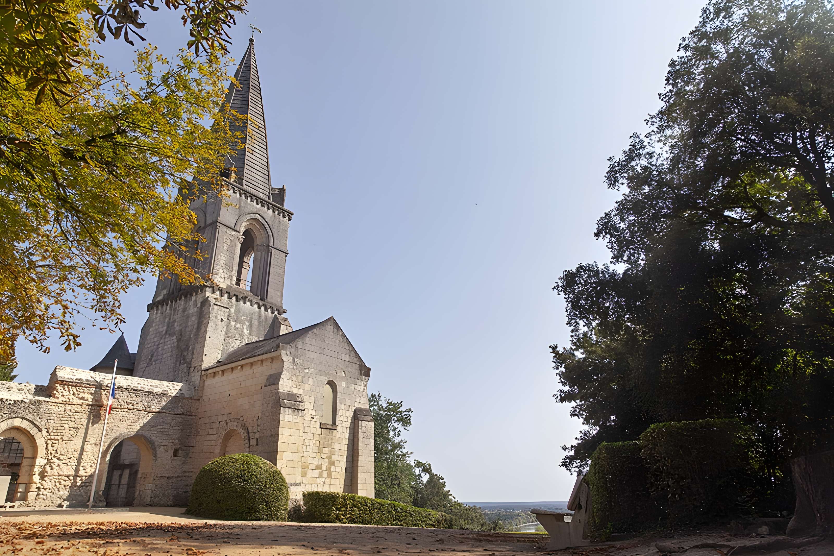 Église Saint-Vétérin de Gennes