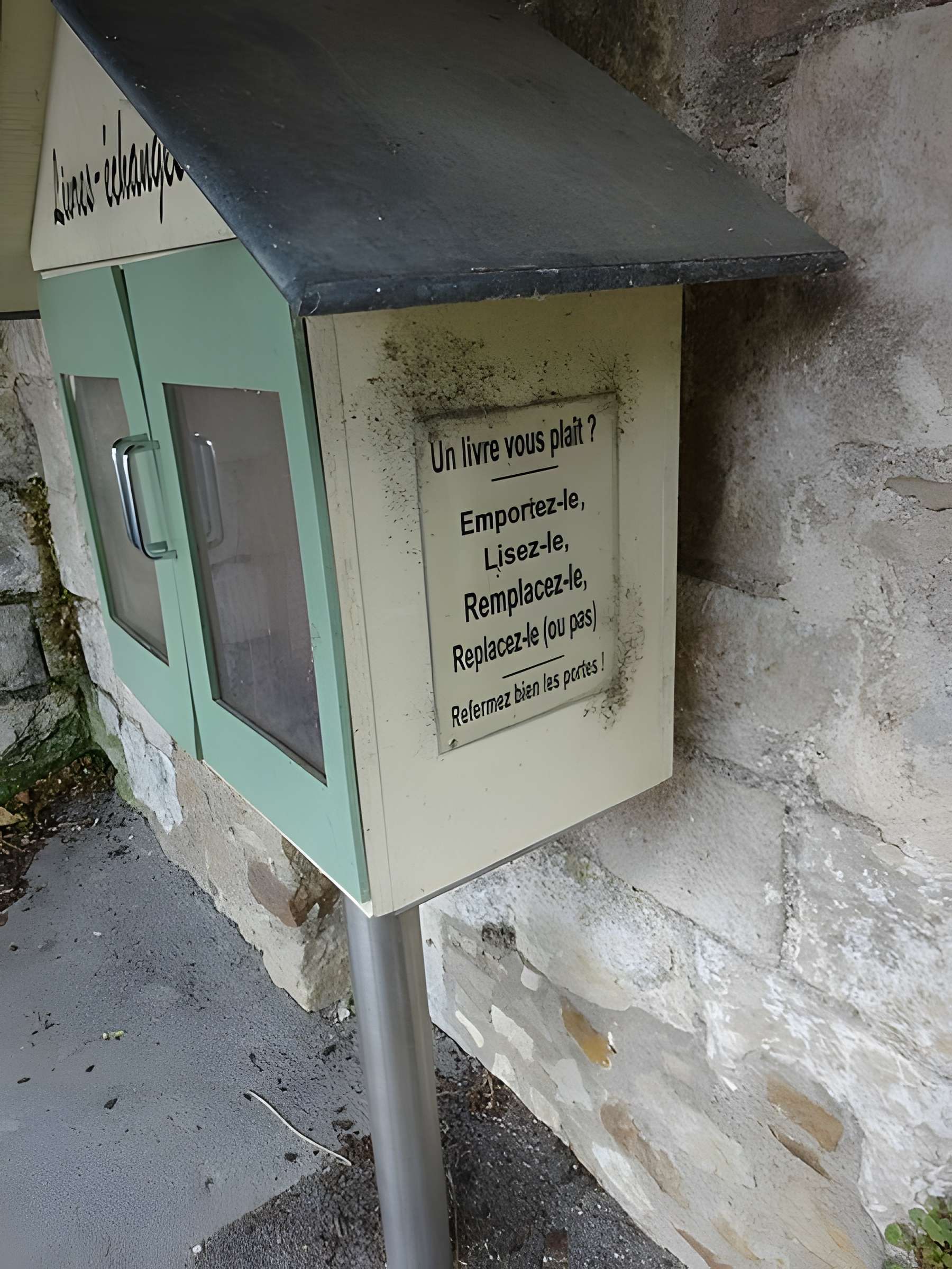 Église Saint-Vétérin de Gennes
