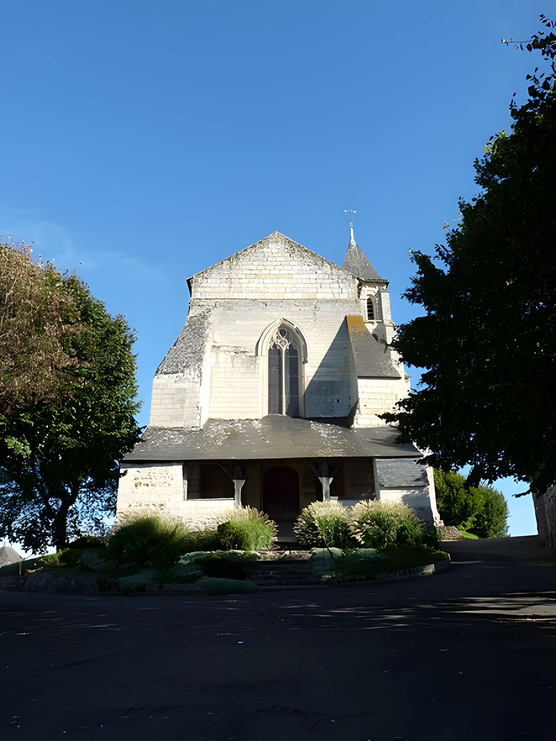 Église Saint-Vétérin de Gennes