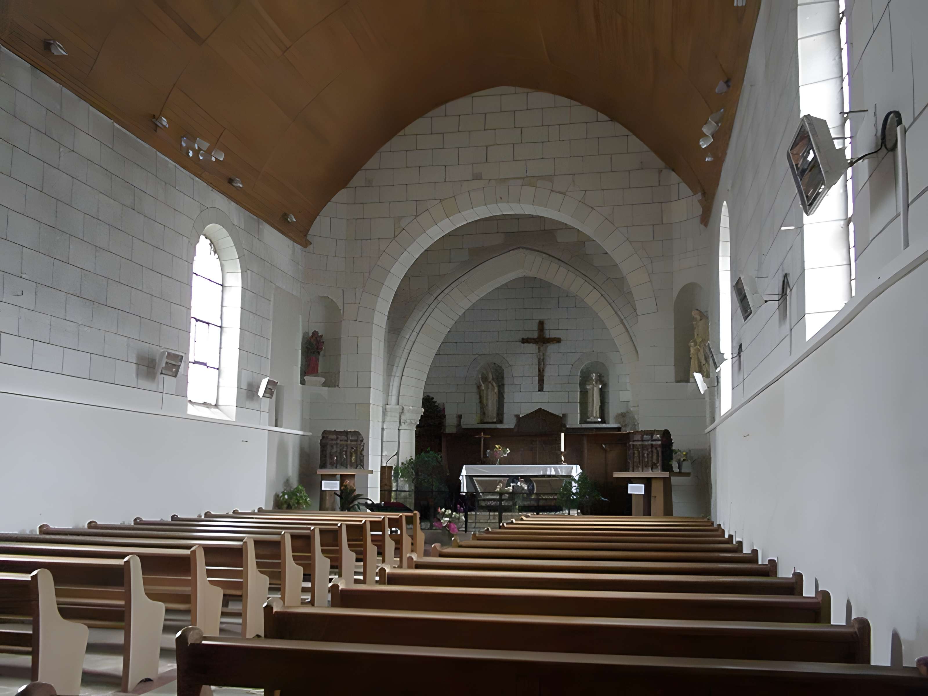 Église Saint-Vétérin de Gennes