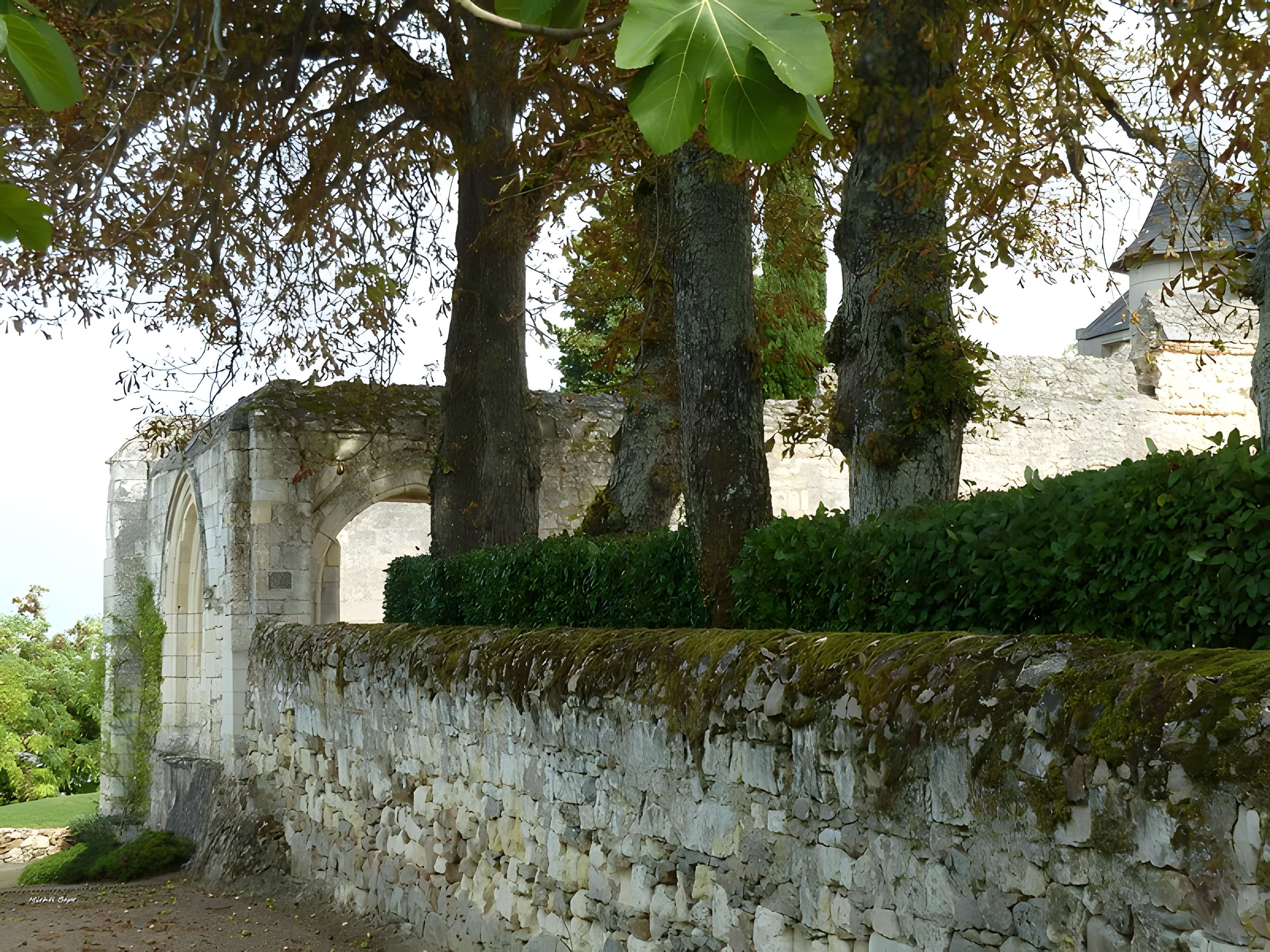 Église Saint-Vétérin de Gennes