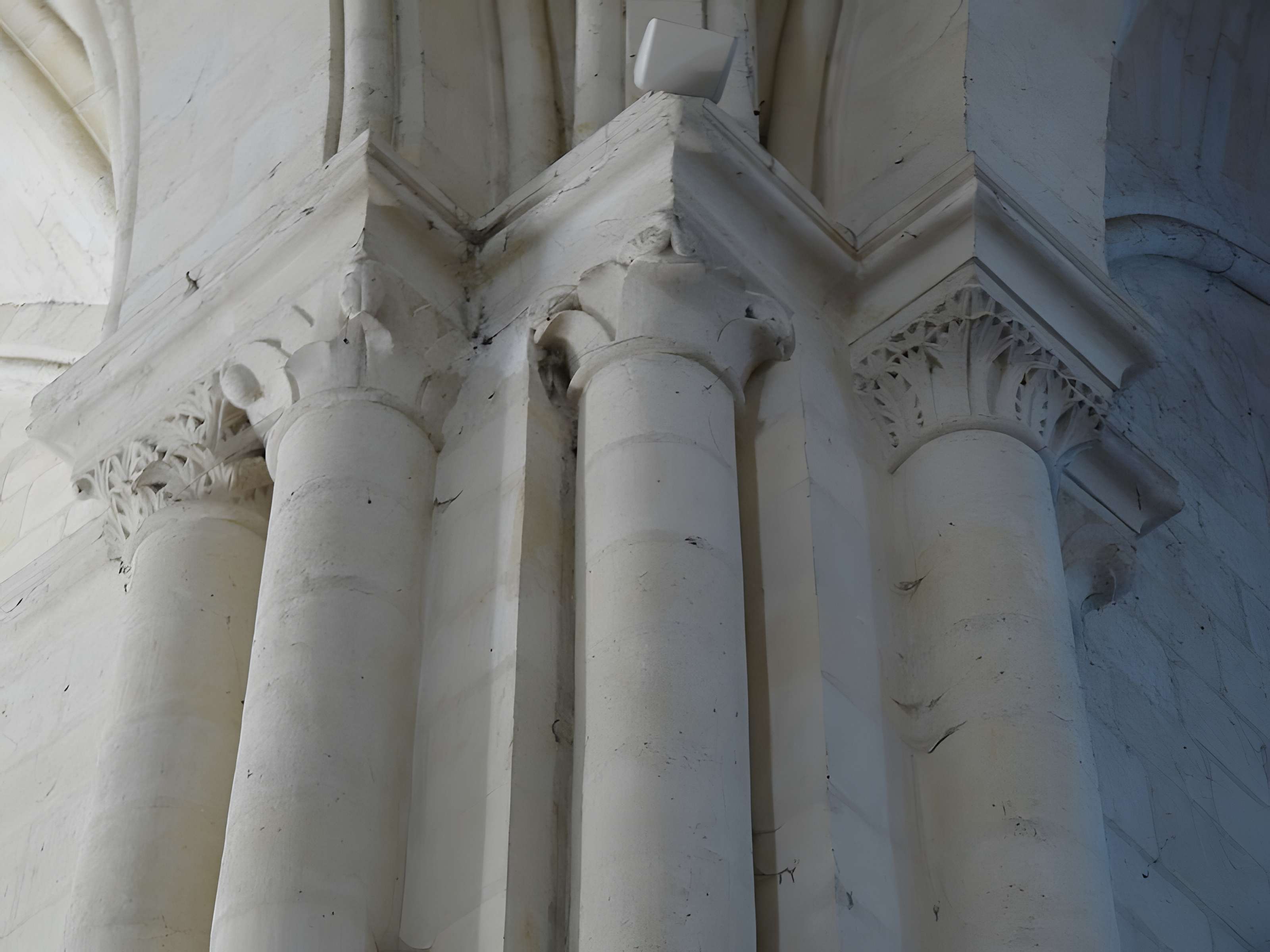 Église Saint-Vétérin de Gennes