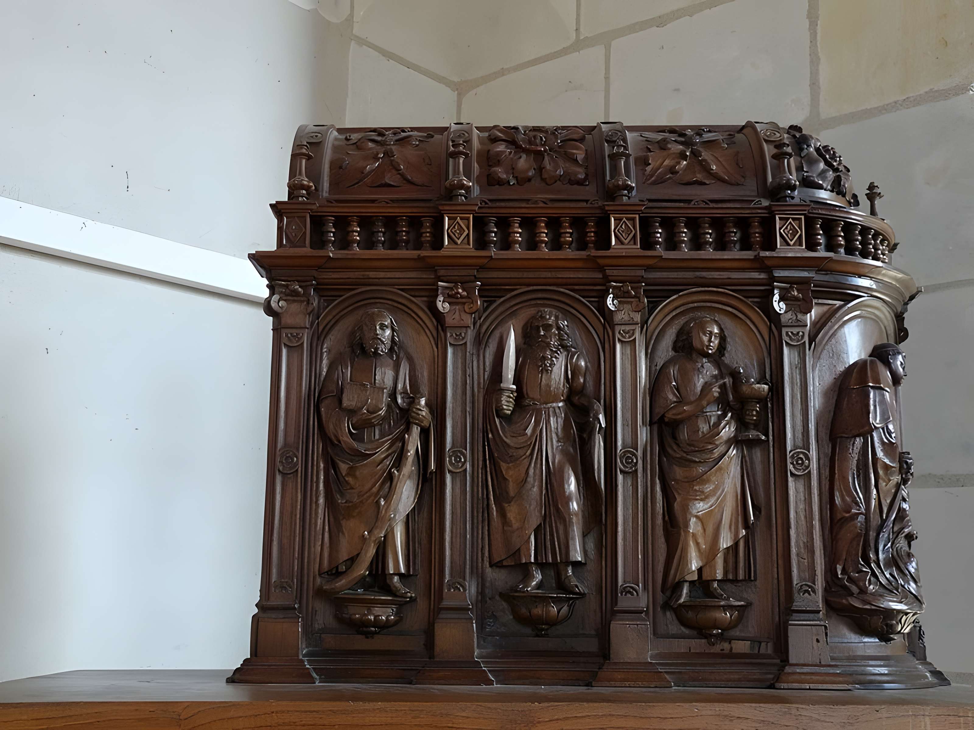 Église Saint-Vétérin de Gennes