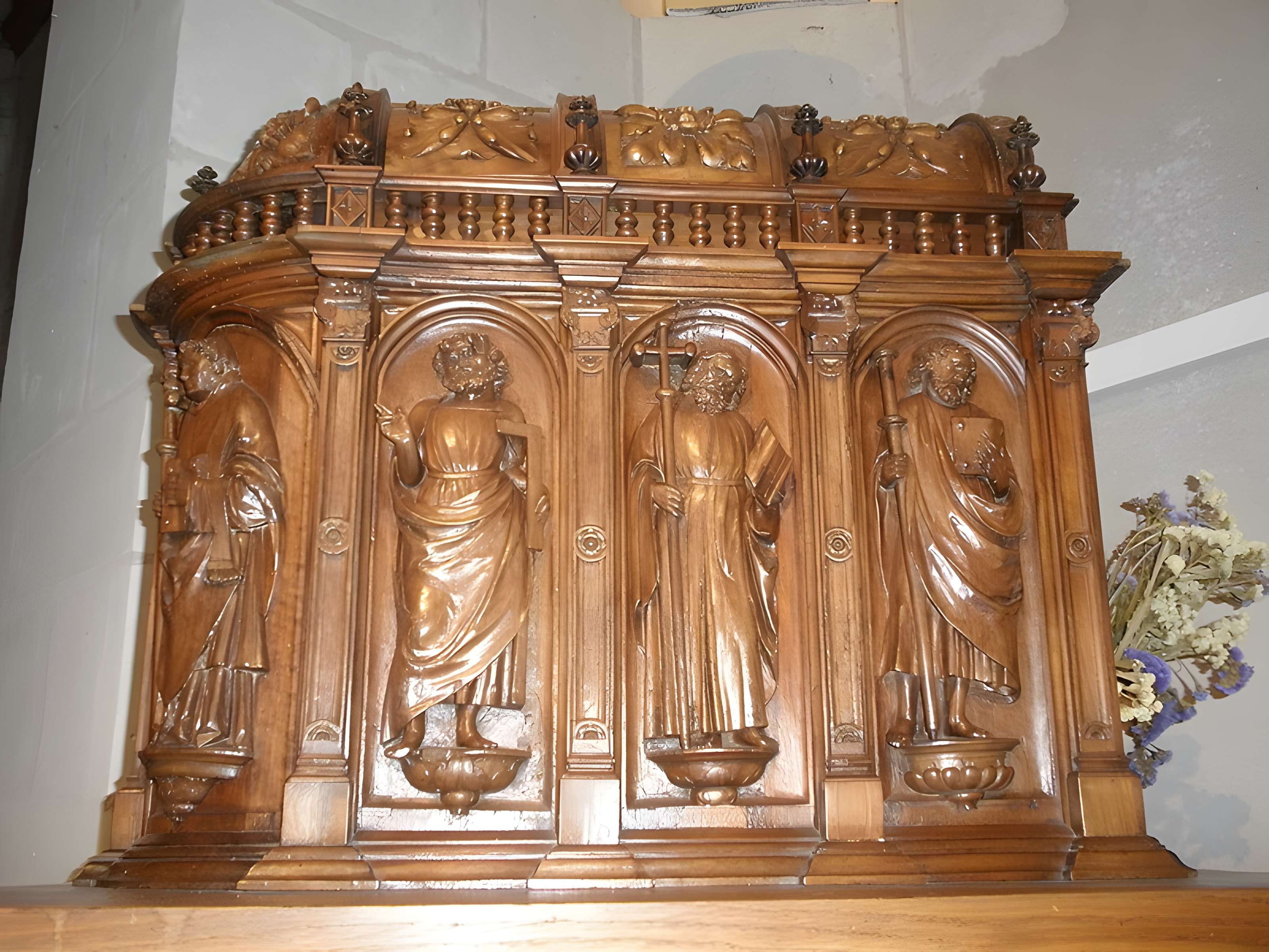 Église Saint-Vétérin de Gennes