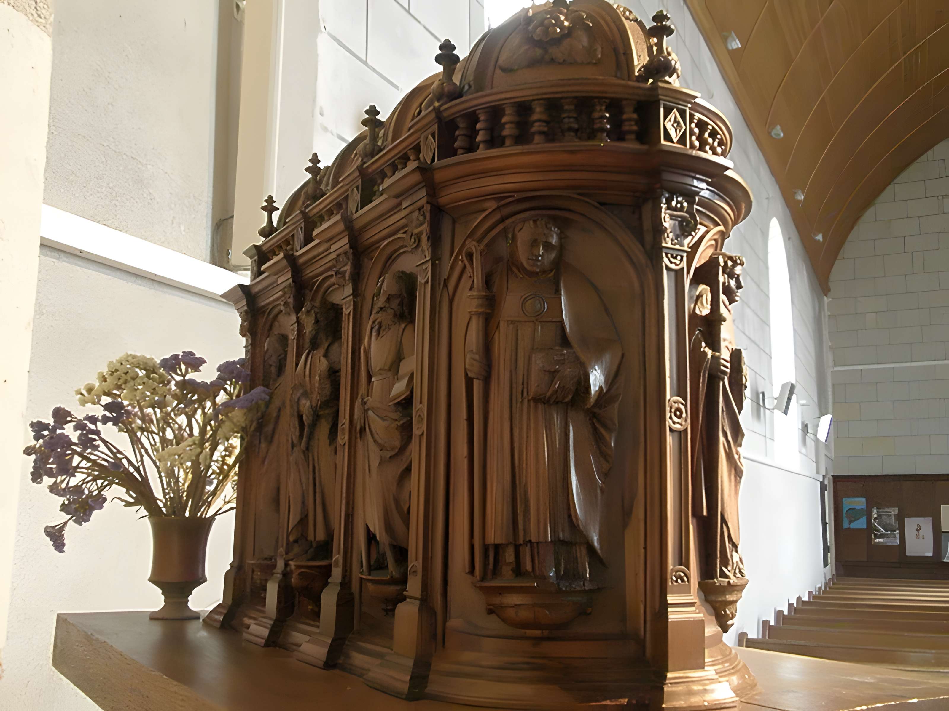 Église Saint-Vétérin de Gennes